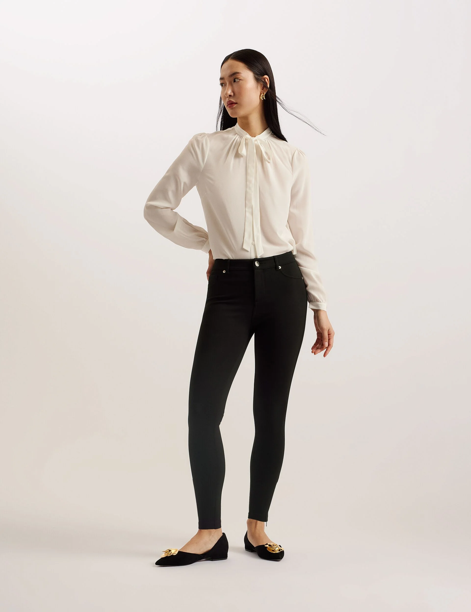 STRENTI | BLACK