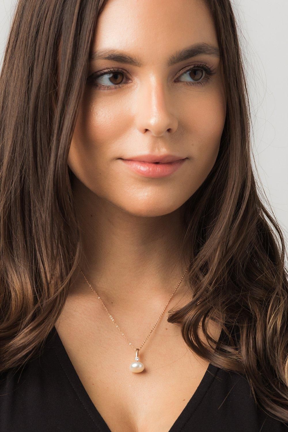 Pure Luxuries London Gift Packaged 'Diaz' 18ct Rose Gold Plated 925 Silver Pearl Necklace