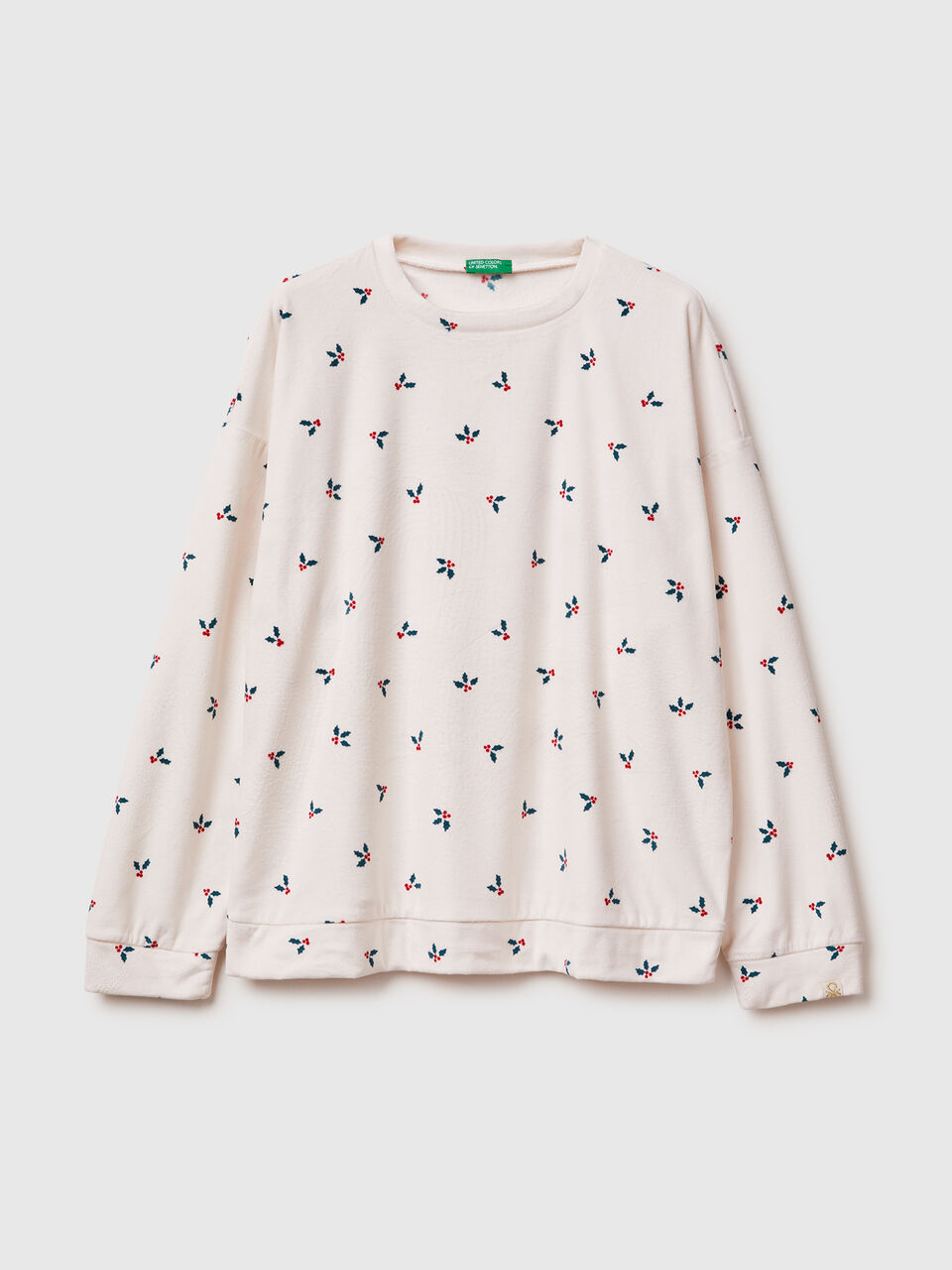 Christmas sweater with holly print