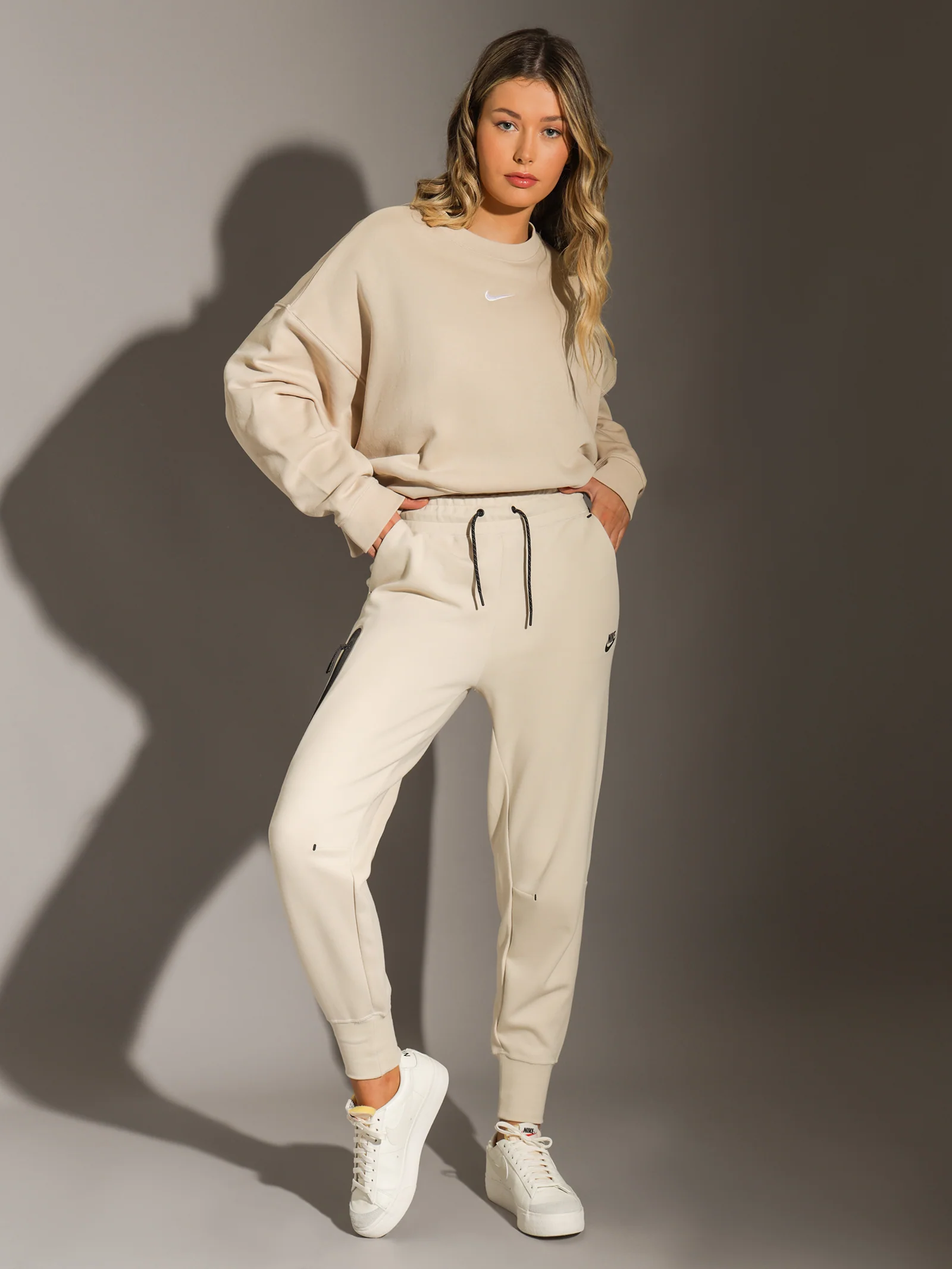 Sportswear Essential Collection Fleece Oversized Crew Sweatshirt