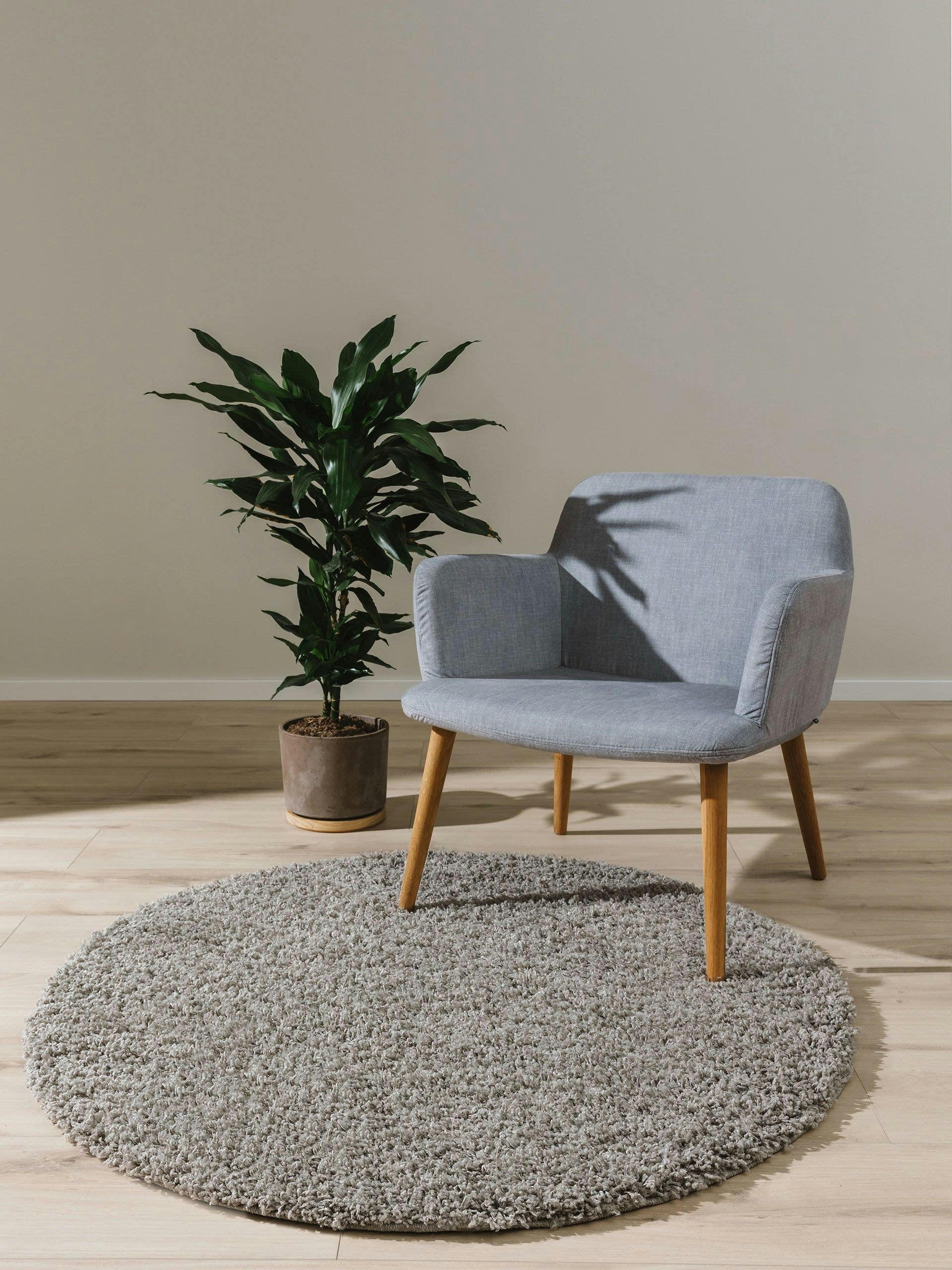 SOHO - Tapis à poils longs gris clair D 120 rond