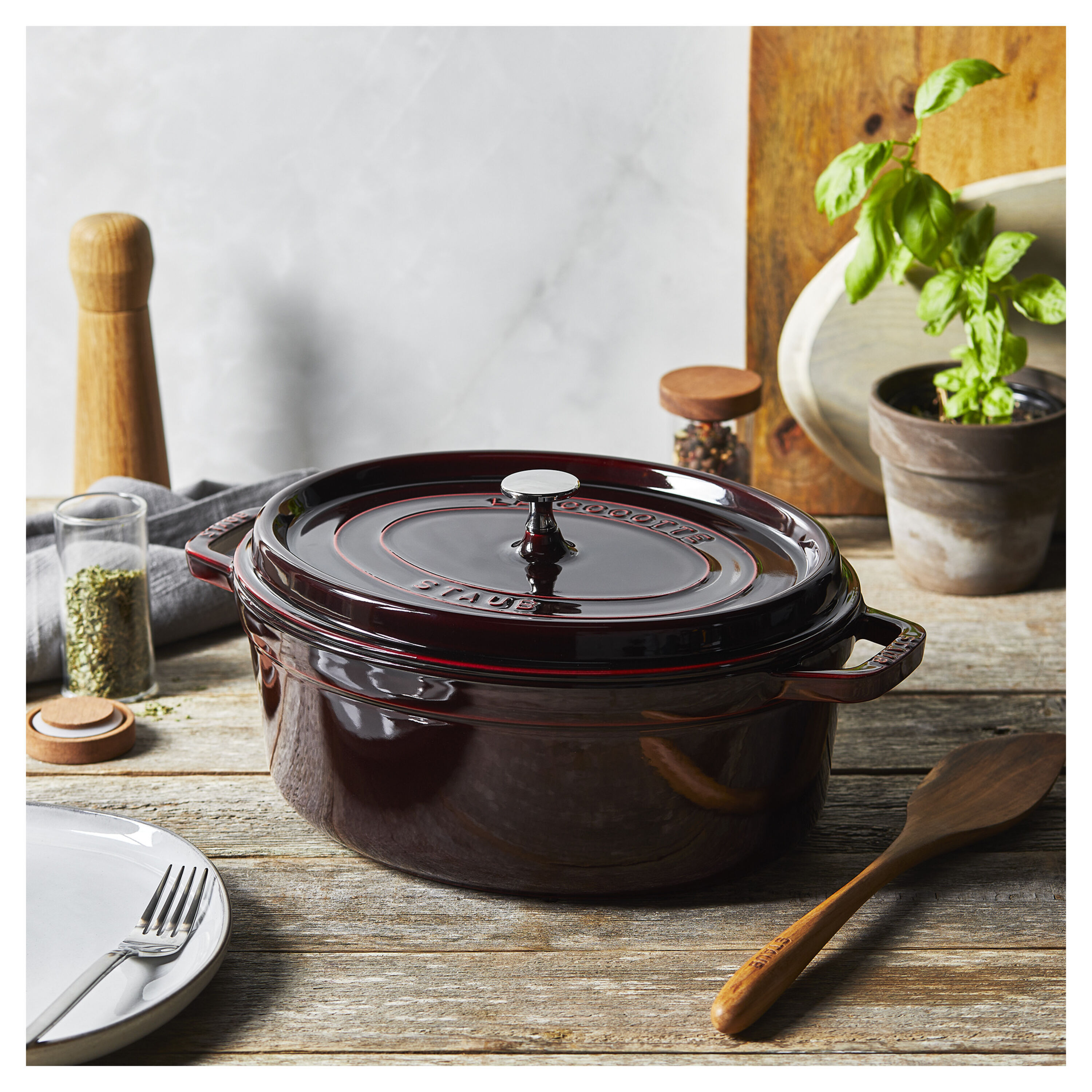 31 cm oval Cast iron Cocotte grenadine-red