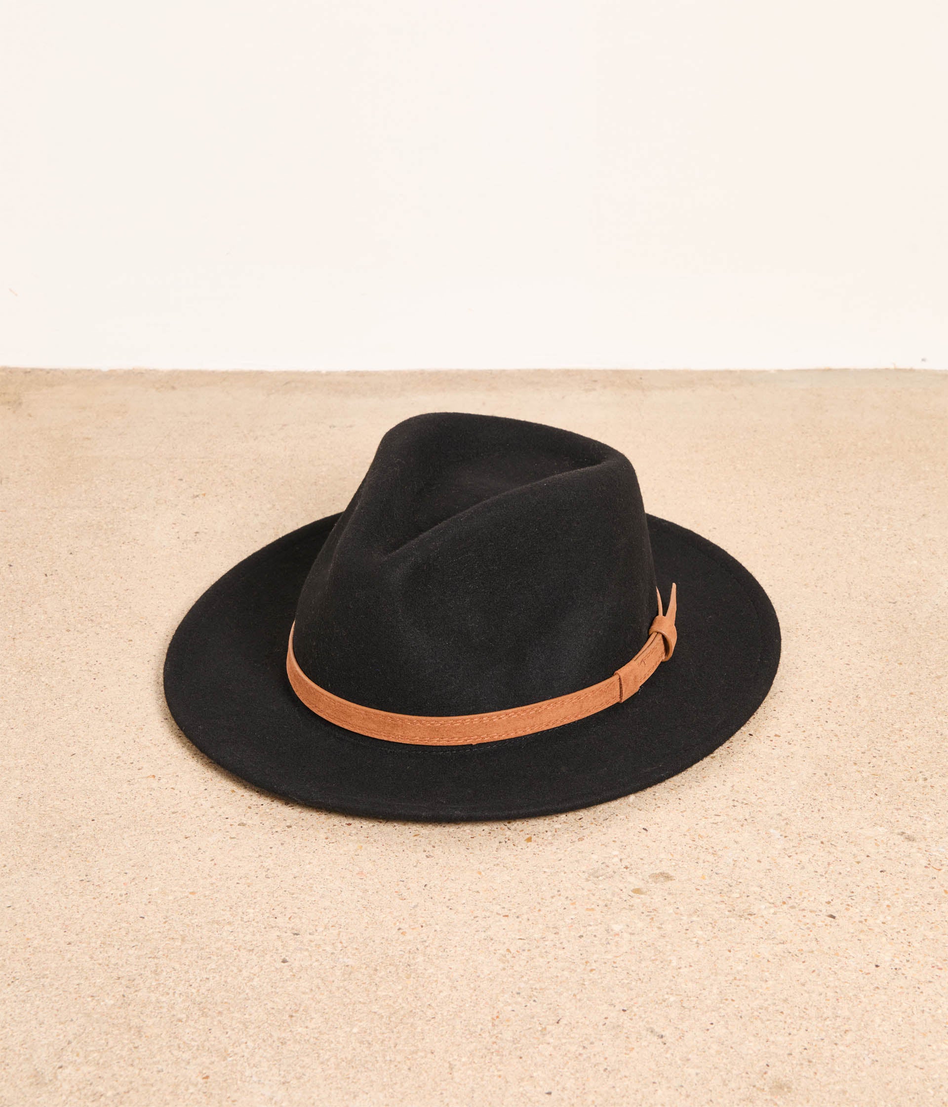 Chapeau noir Anne