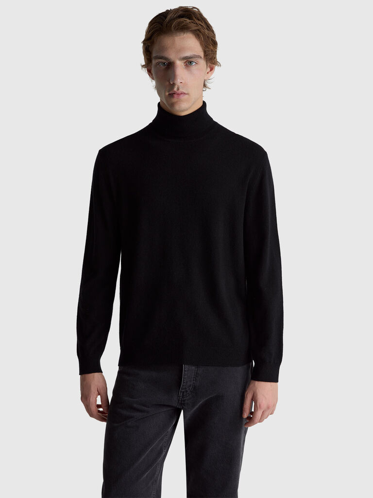 Black turtleneck in pure Merino wool