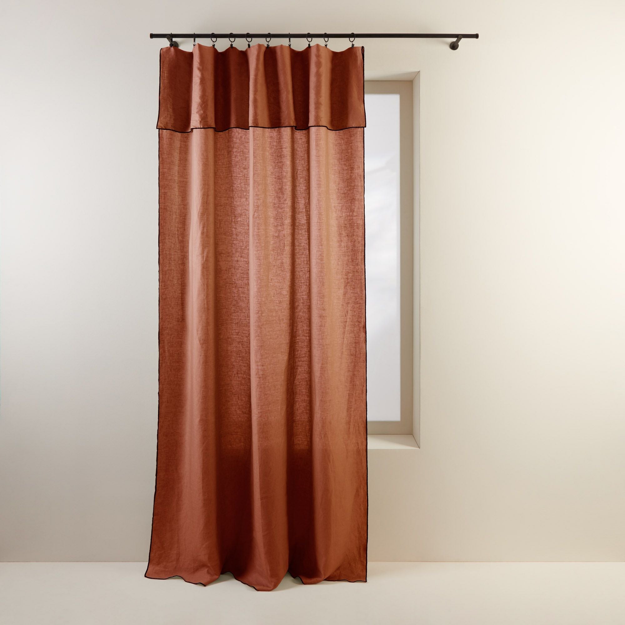 Madura Gordijn Carlina terracotta en zwarte hommel 150x150 cm