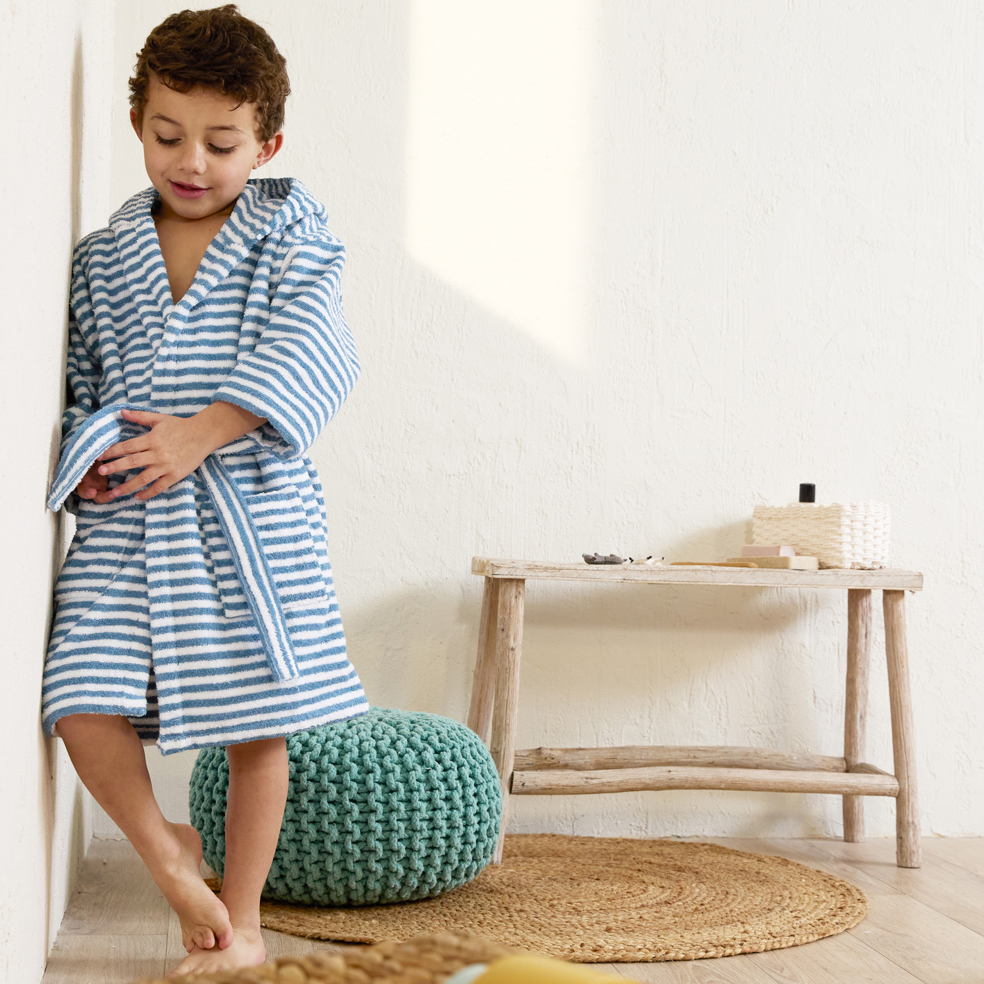 Peignoir rayé à capuchePetit pompon