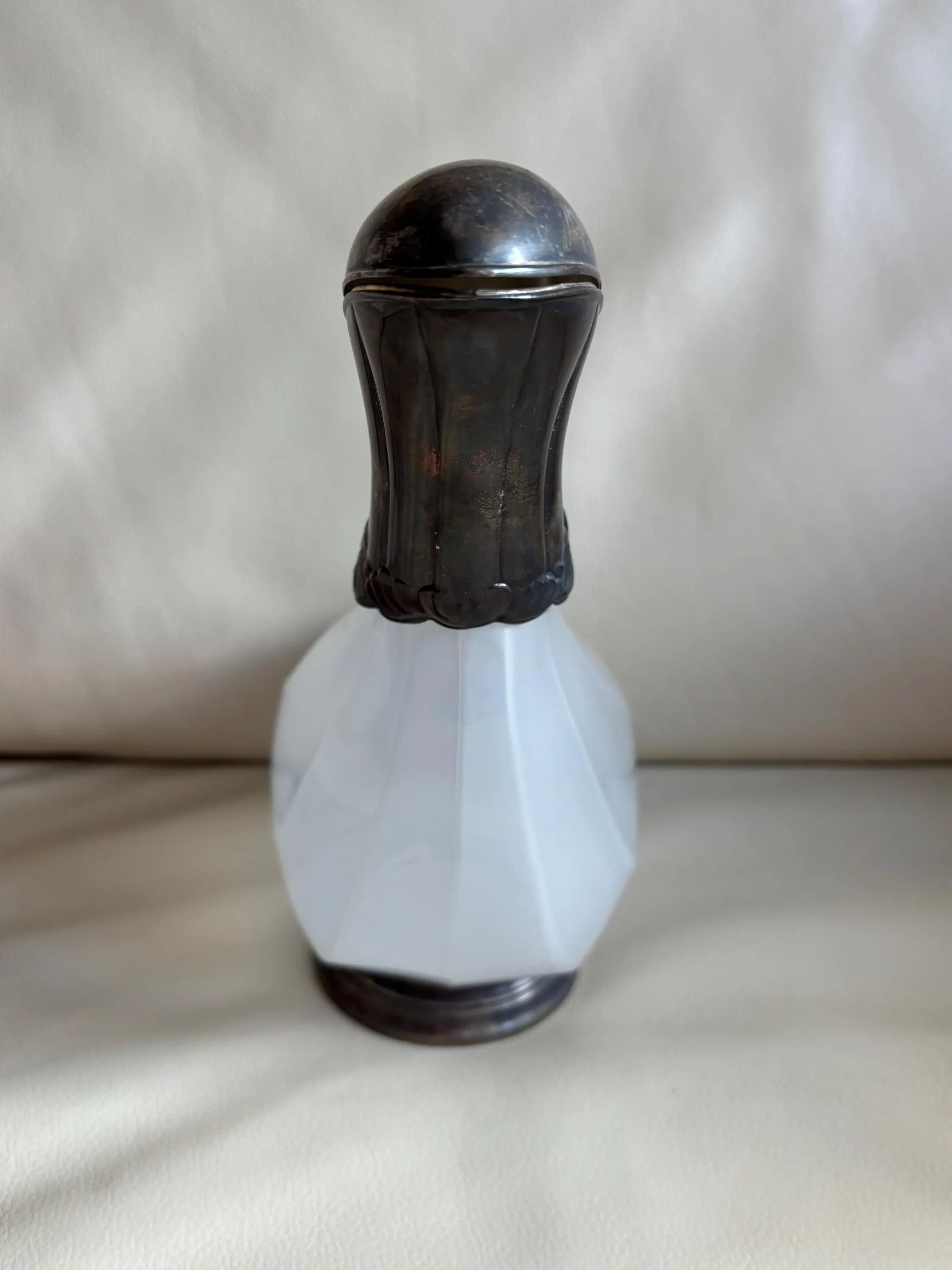 Vintage French bird-shaped decanter made of silver-plated metal and glass for water, wine, port, wedding celebration, unique, circa 1970-80s