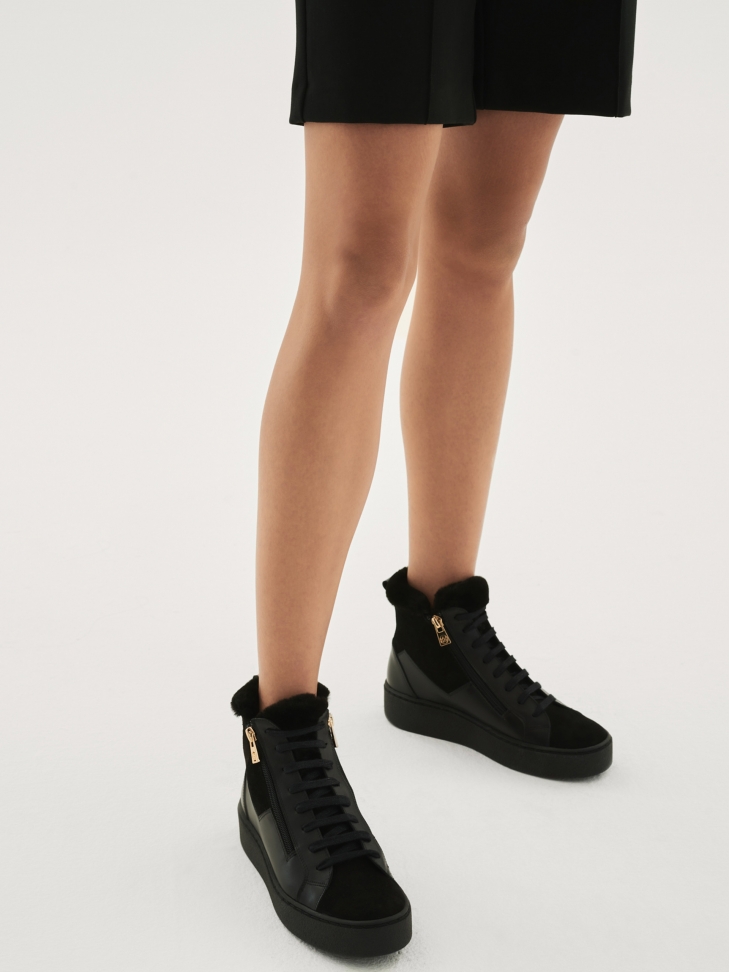 Ladies' black sneakers