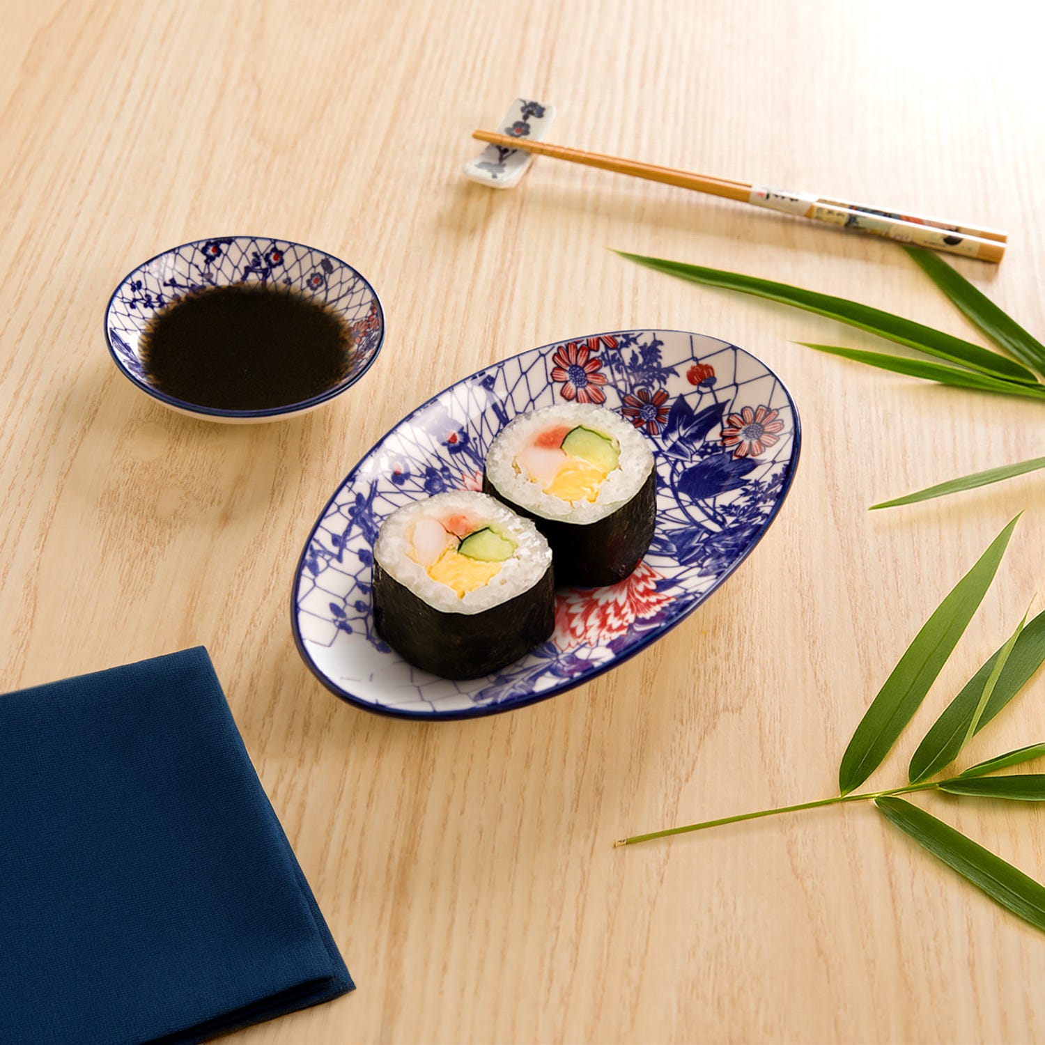 Set sushi 3 pezzi con decori rossi, bianchi, blu Sushiko