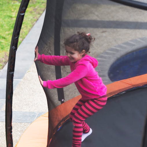 NNEDPE 16ft 12 Pole Replacement Trampoline Net Kahuna