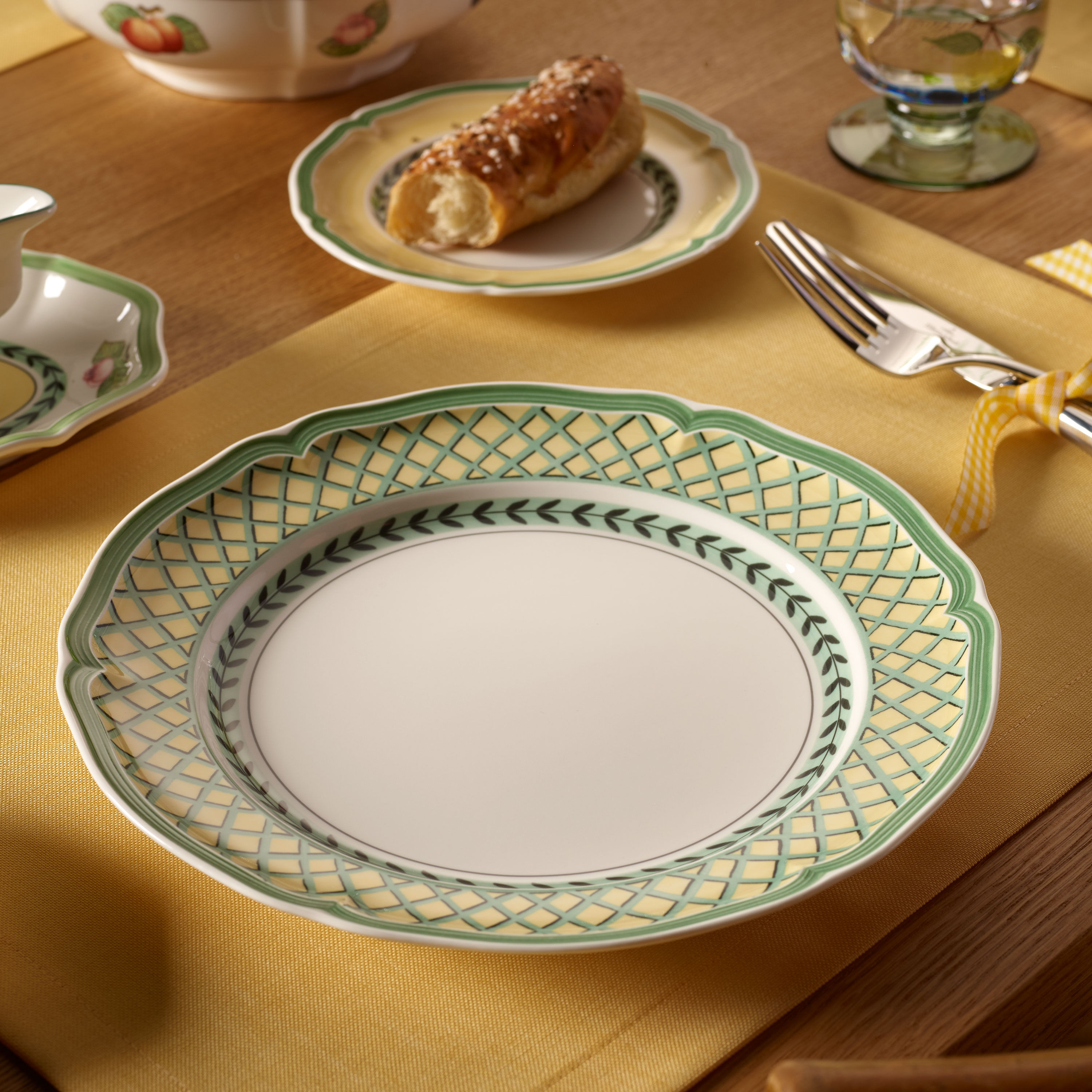 French Garden Dinner plate - Multi-colored, 10.6'', Premium Porcelain