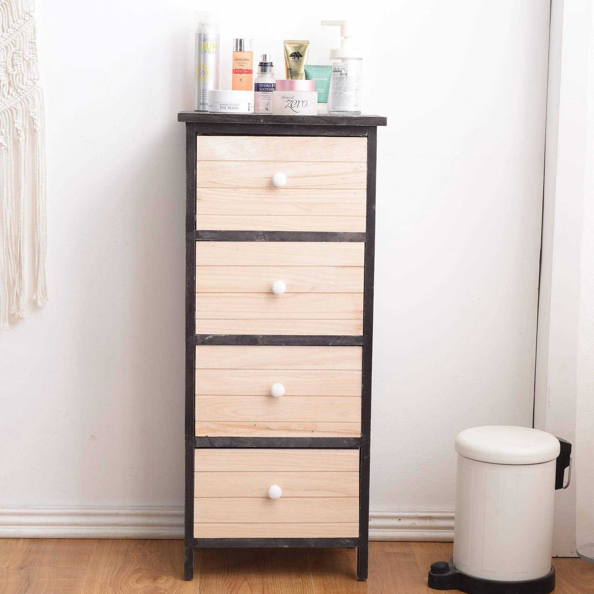 - Chiffonnier vintage à 4 tiroirs en bois blanc et gris