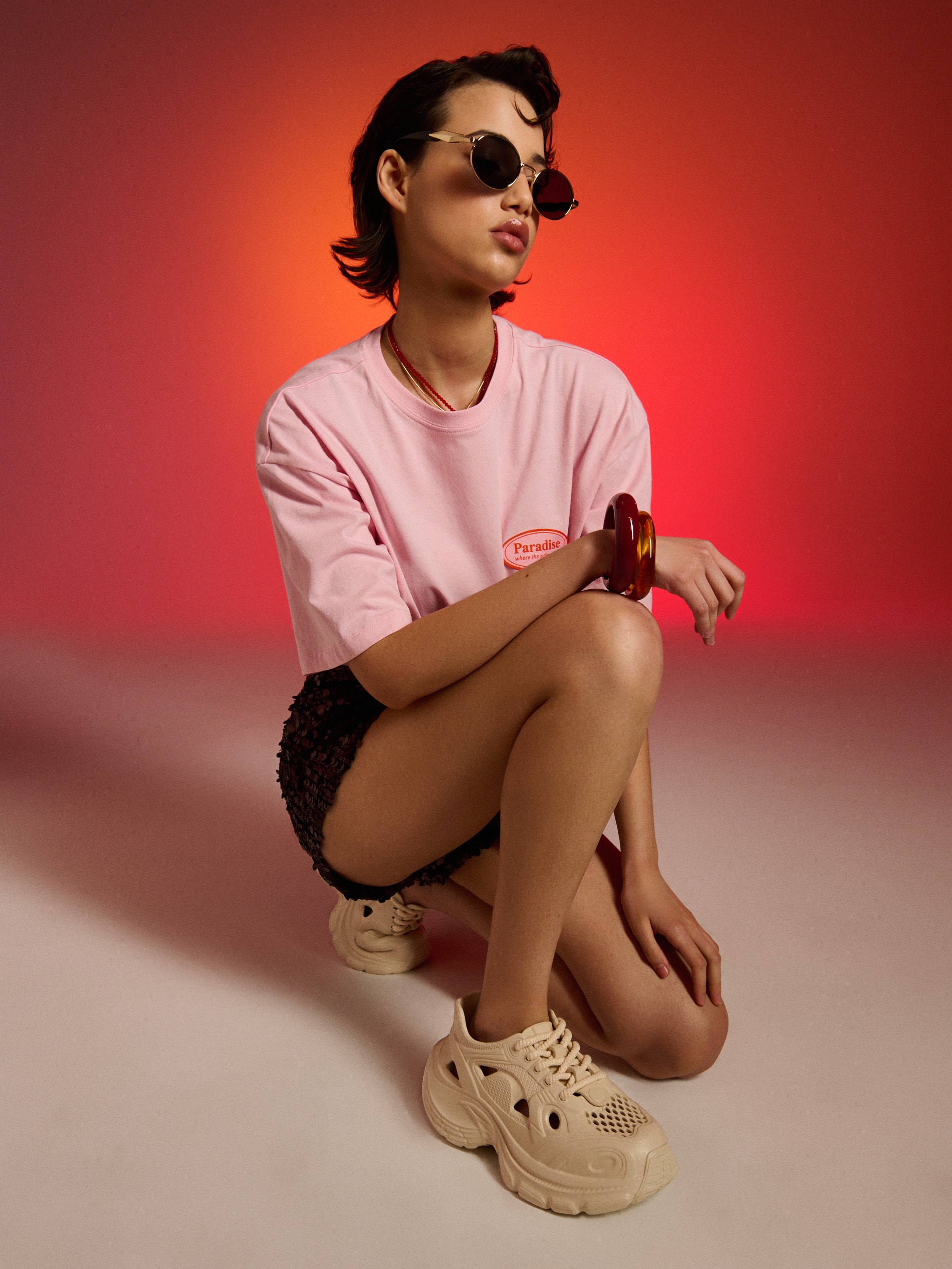 Sneakersy z ażurową cholewką na masywnej podeszwie