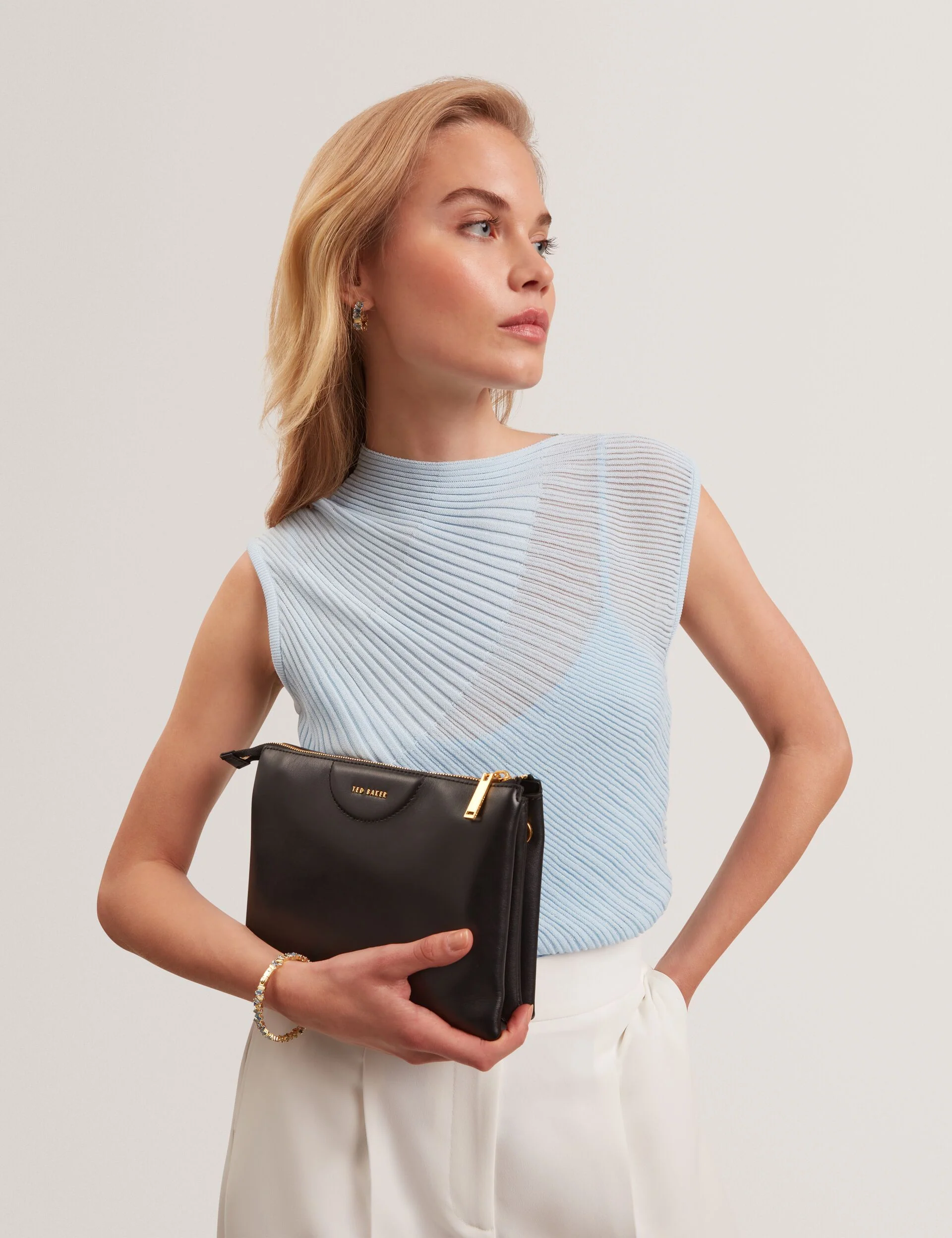 ESILLE | BLACK