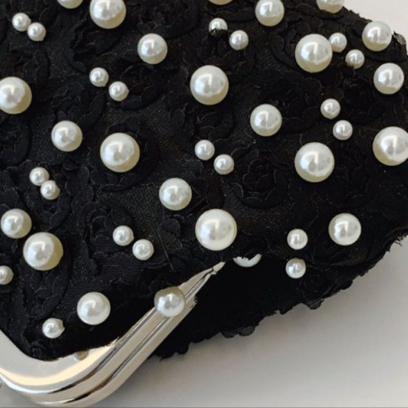 PEACH ACCESSORIES Vintage Style Pearls and Flowers Details Clutch Bag