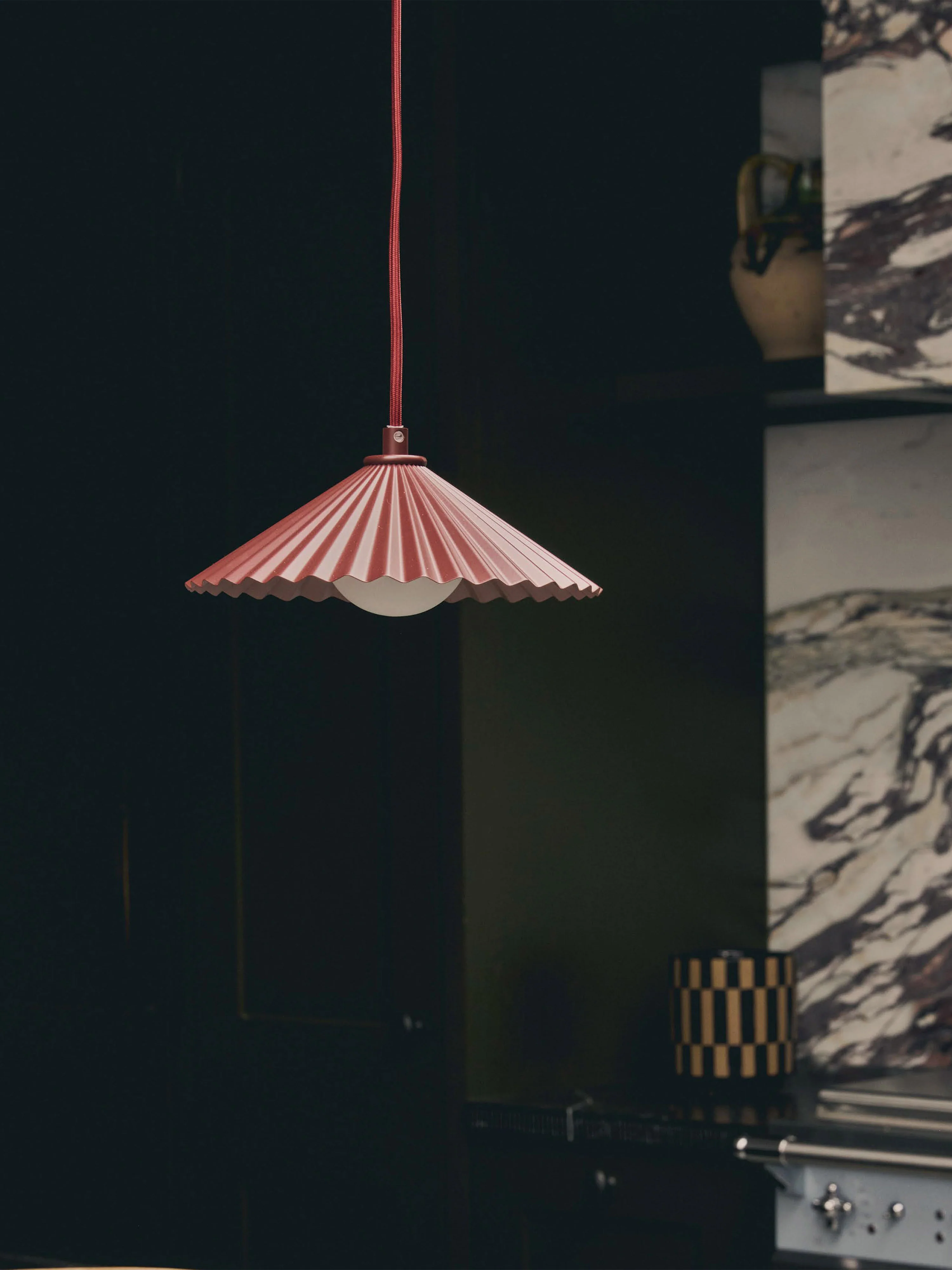 Kleine Pendelleuchte Emma Gurner x Houseof