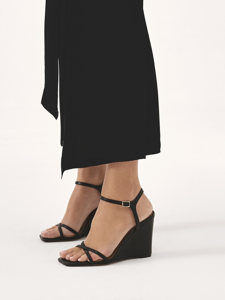 Black platform sandals with square toe