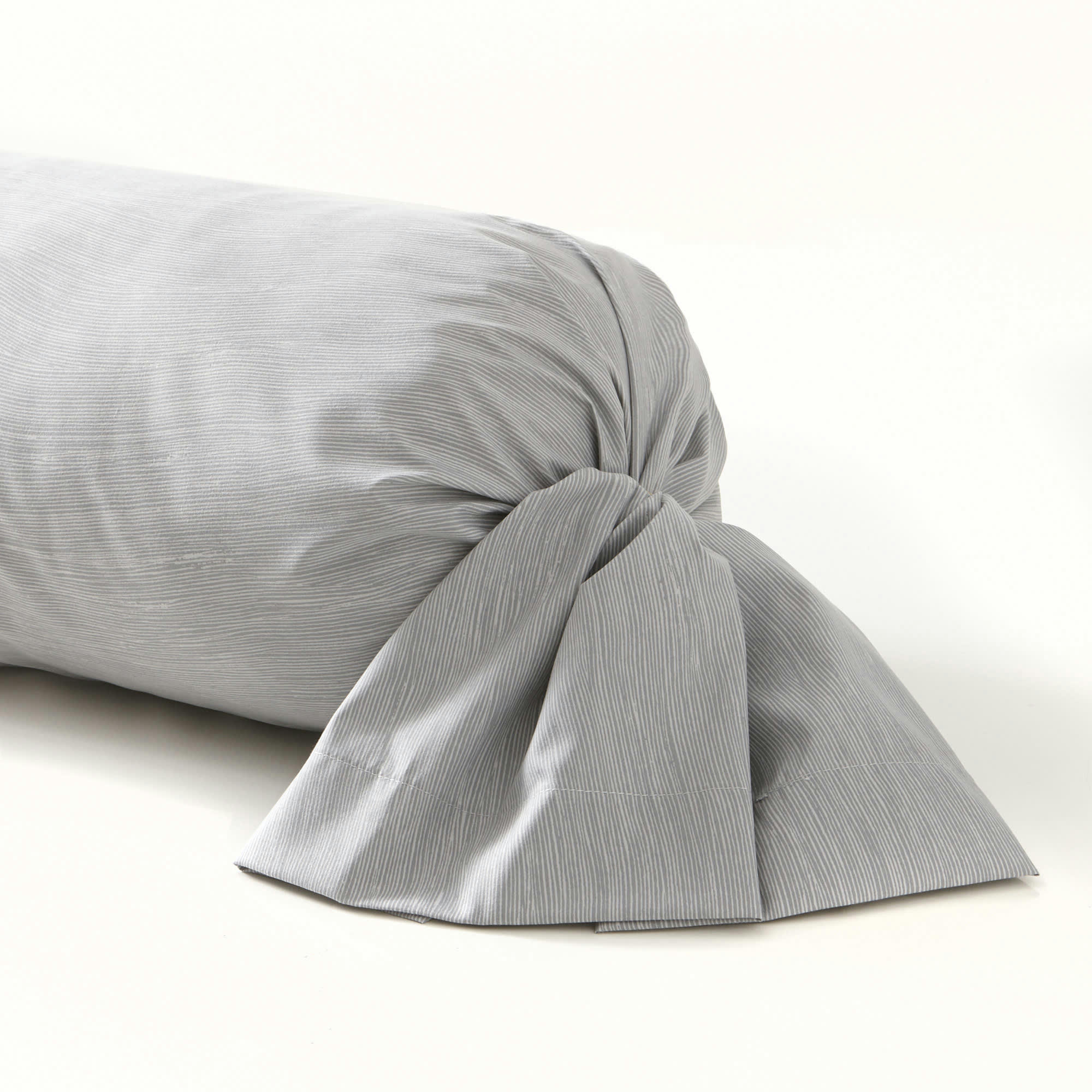 VAGUE - Taie de traversin fines rayures en polyester gris perle 85x185