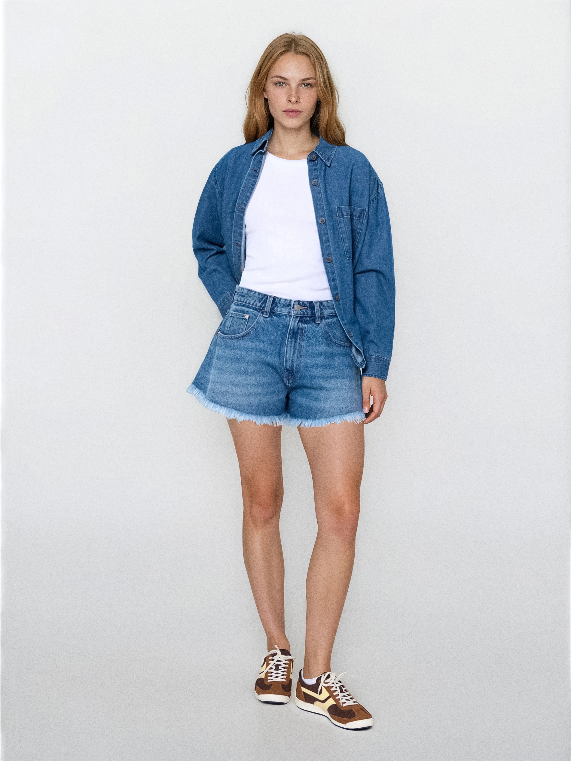 Szorty jeansowe high waist z postrzępioną nogawką
