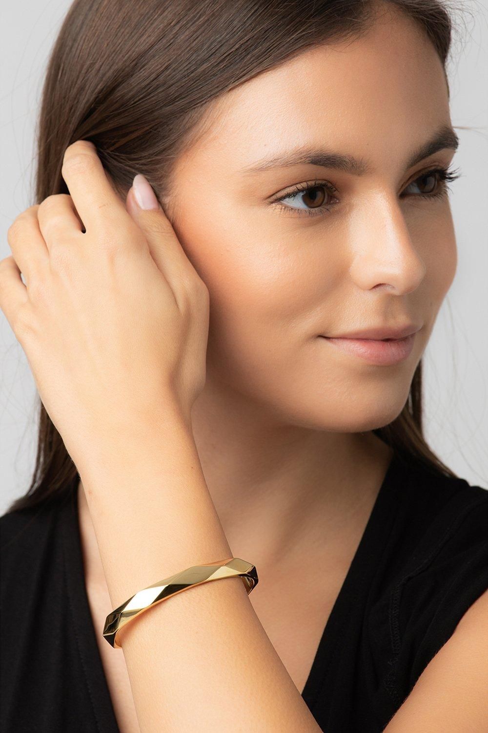 Pure Luxuries London Gift Packaged 'Aurelle' 18ct Yellow Gold Plated 925 Silver Bangle