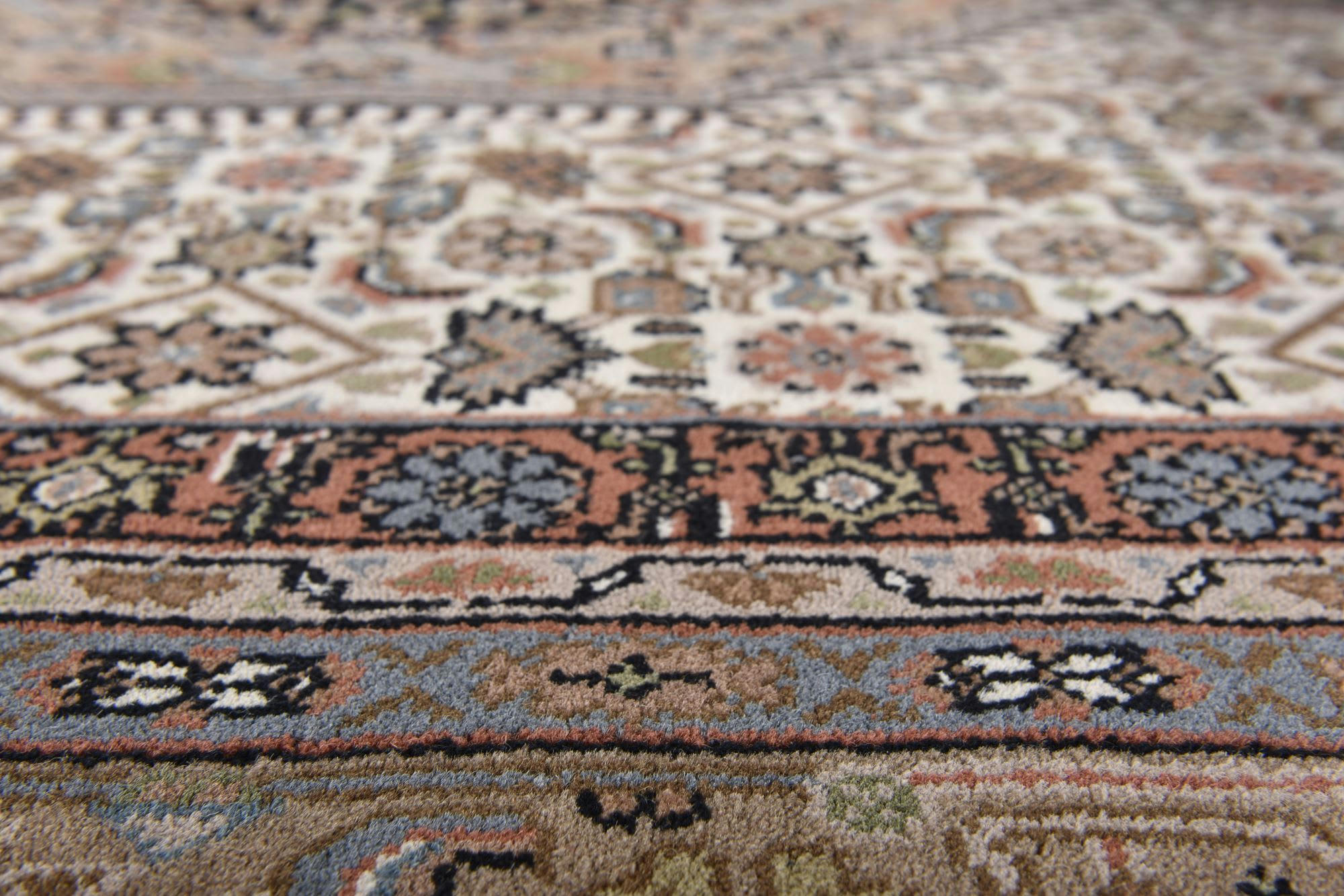 BENARES - Tapis d'orient classique noué main en laine marron crème 200x250 cm