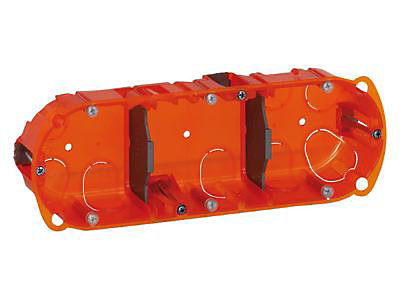 Boîte d'encastrement triple multimatériaux Legrand P. 40 mm