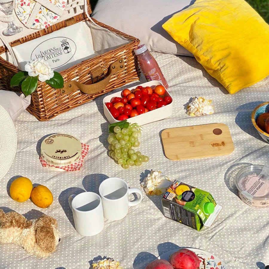 - Nappe pique-nique à revers imperméable beige et blanc 140 x 140 cm