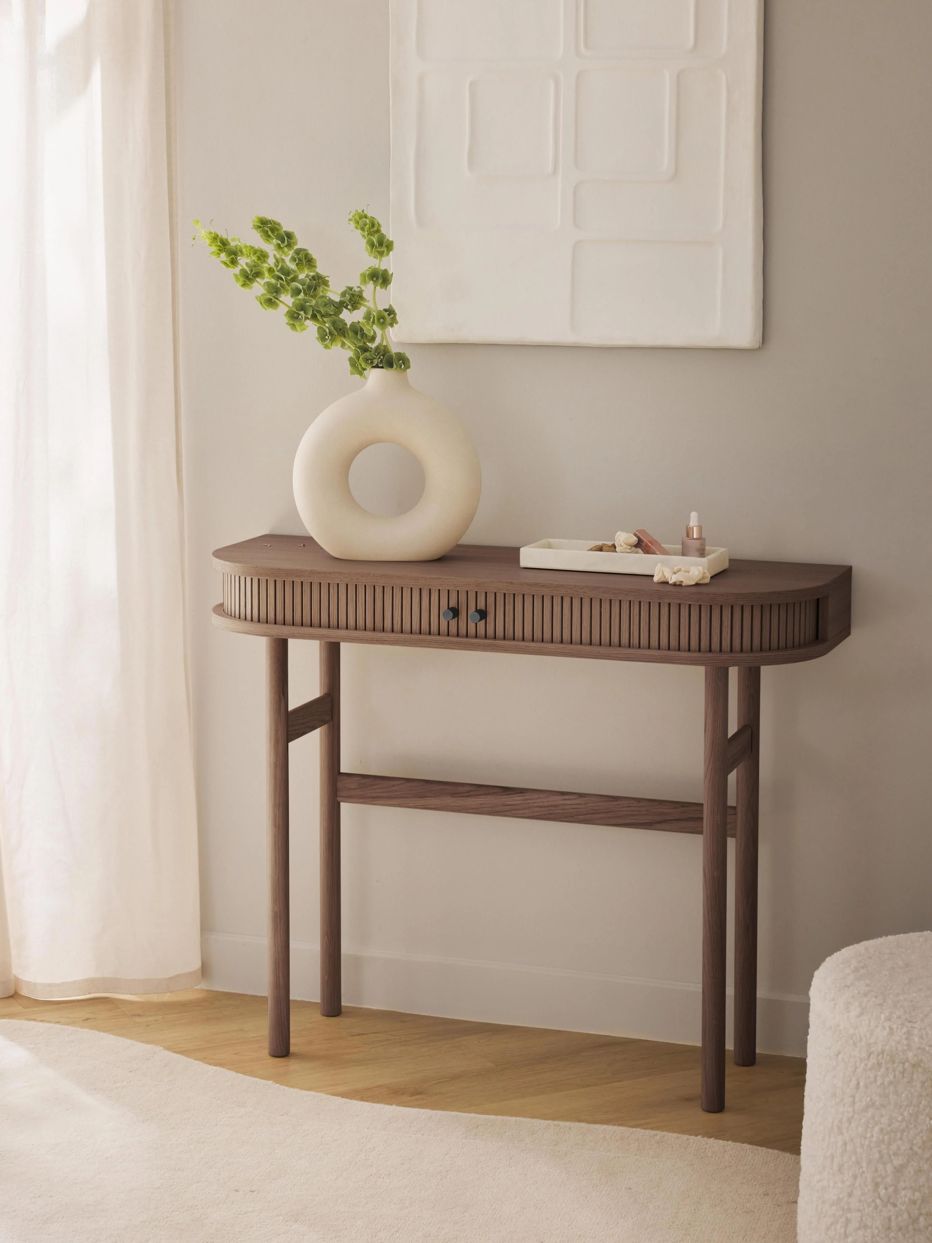 Konsole Calary mit geriffelter Front