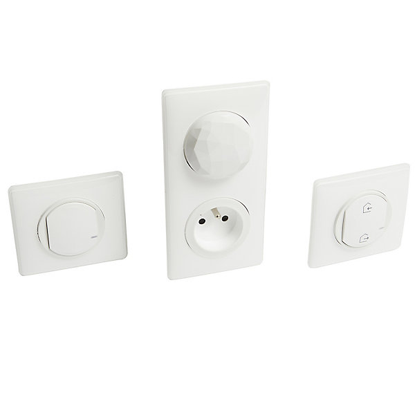 Kit de démarrage pour connecter une première pièce avec 4 produits Céliane with Netatmo avec plaque Laqué blanc