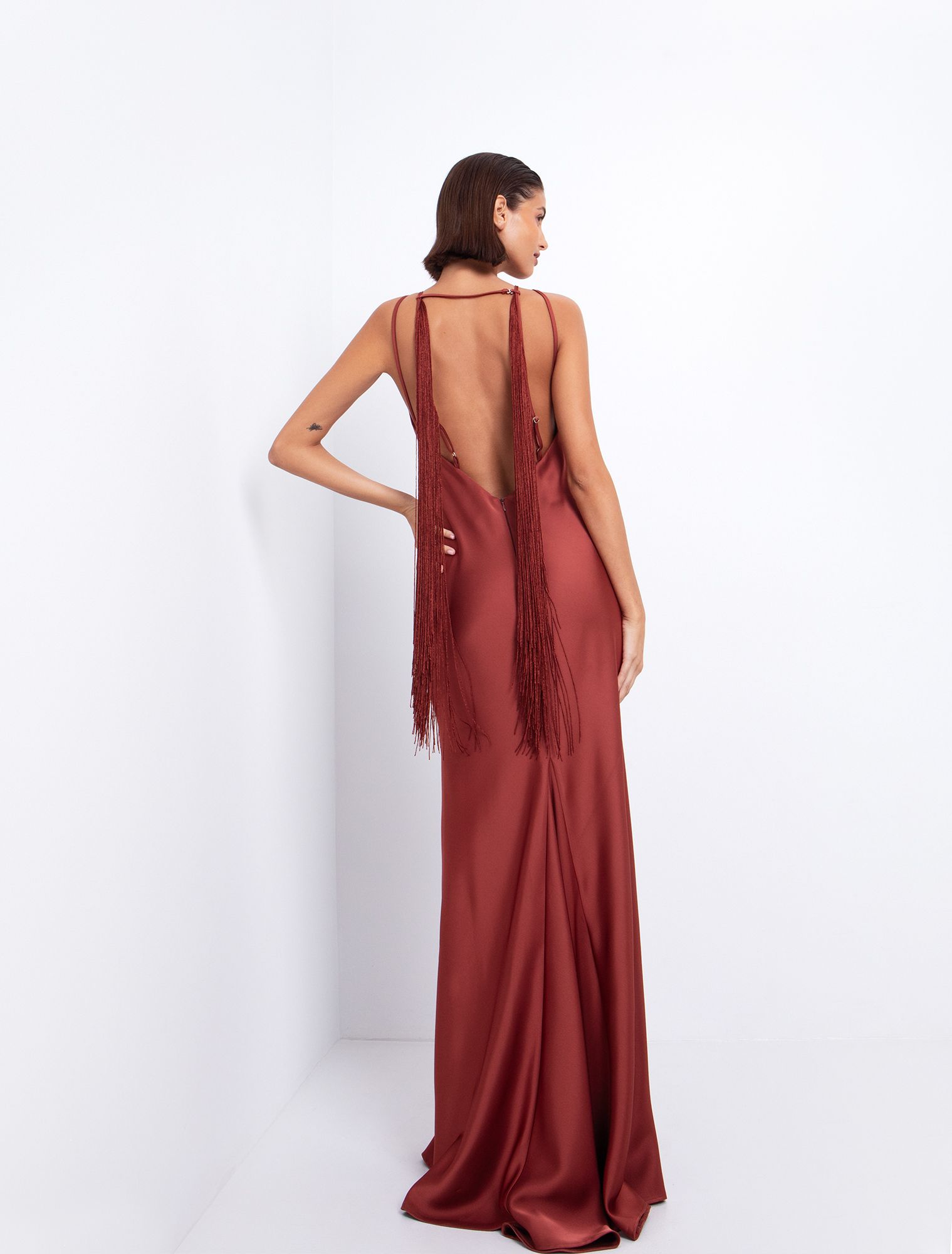 Halter maxi φόρεμα με κρόσσια