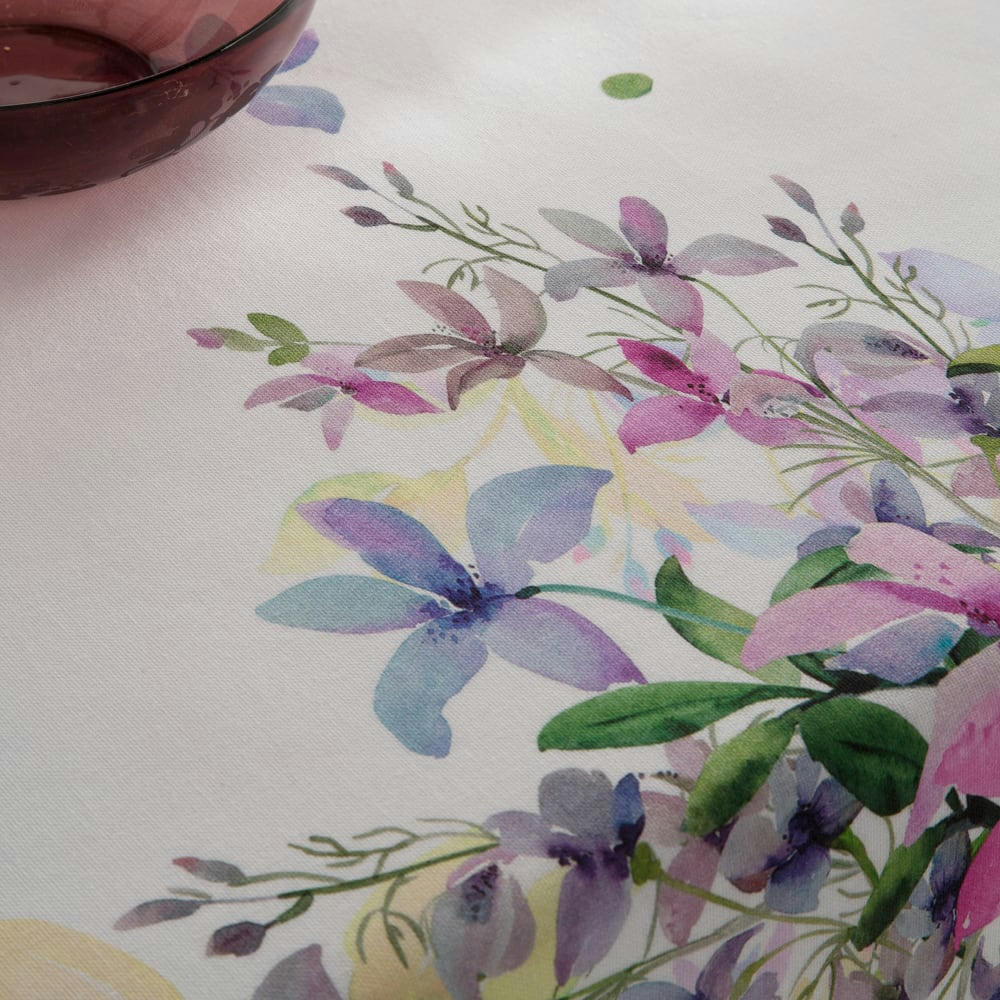 TAMESIS - Nappe imprimée rose avec traitement anti-taches en coton 140x240 cm