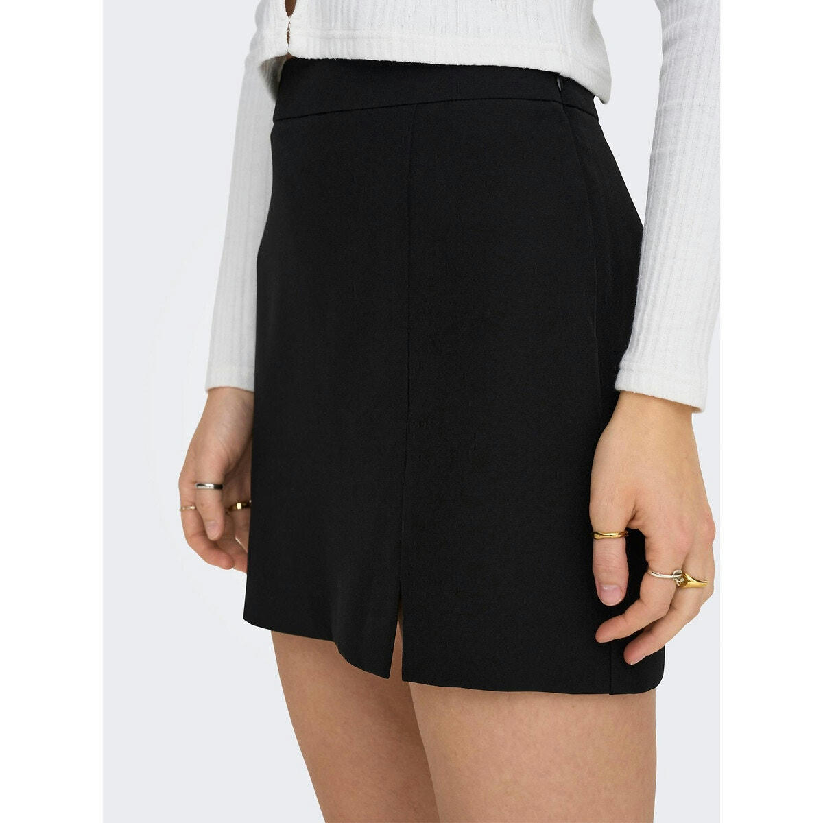 Jupe courte fendue