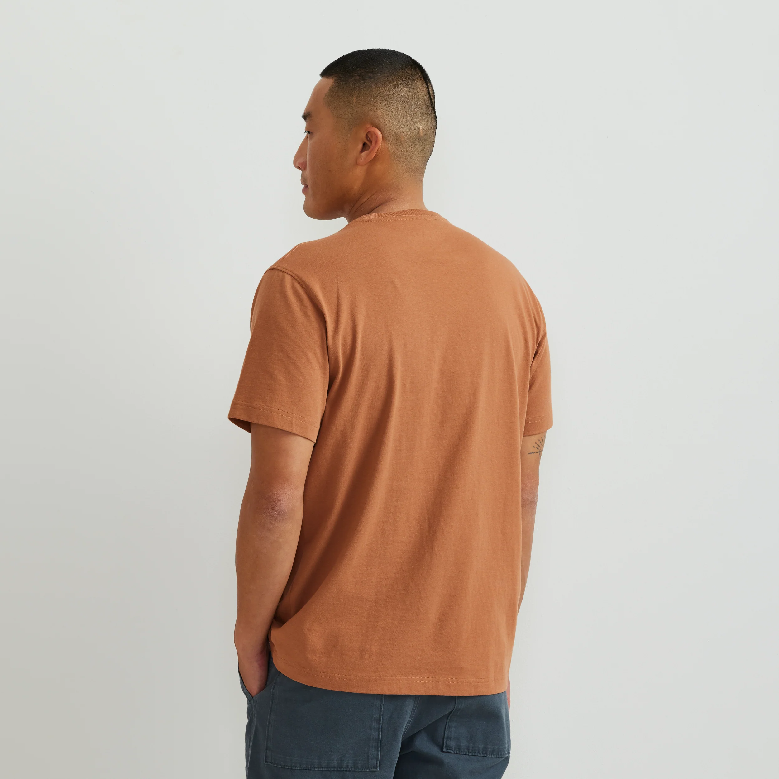 Men's Legend Wash 100% Cotton Short-Sleeve Pocket T-Shirt