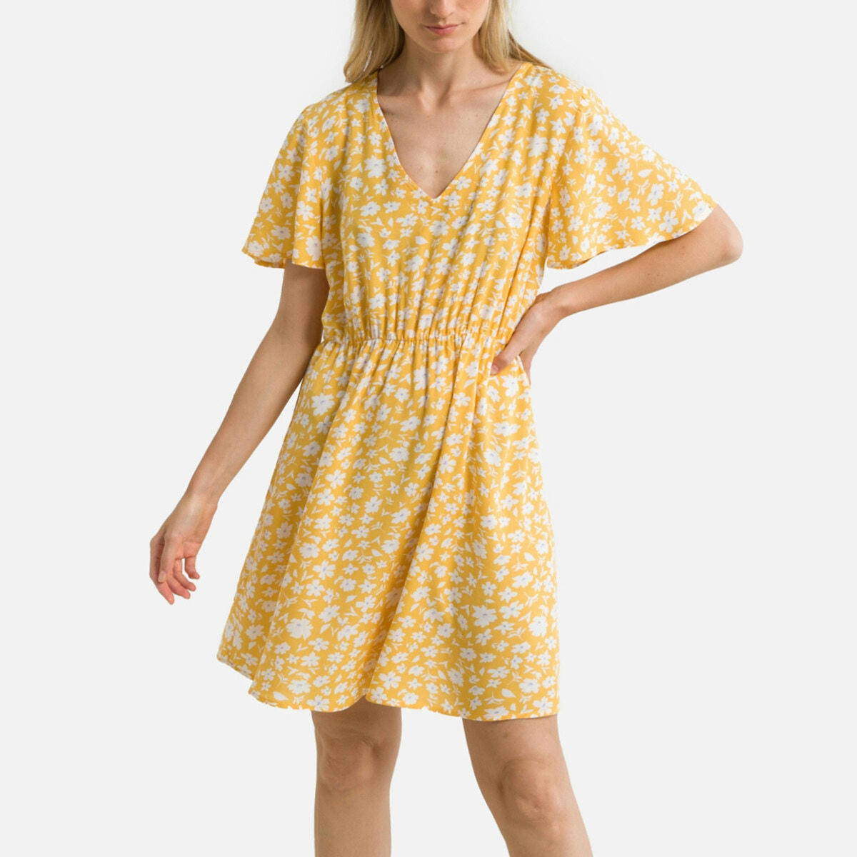 Robe courte, col V