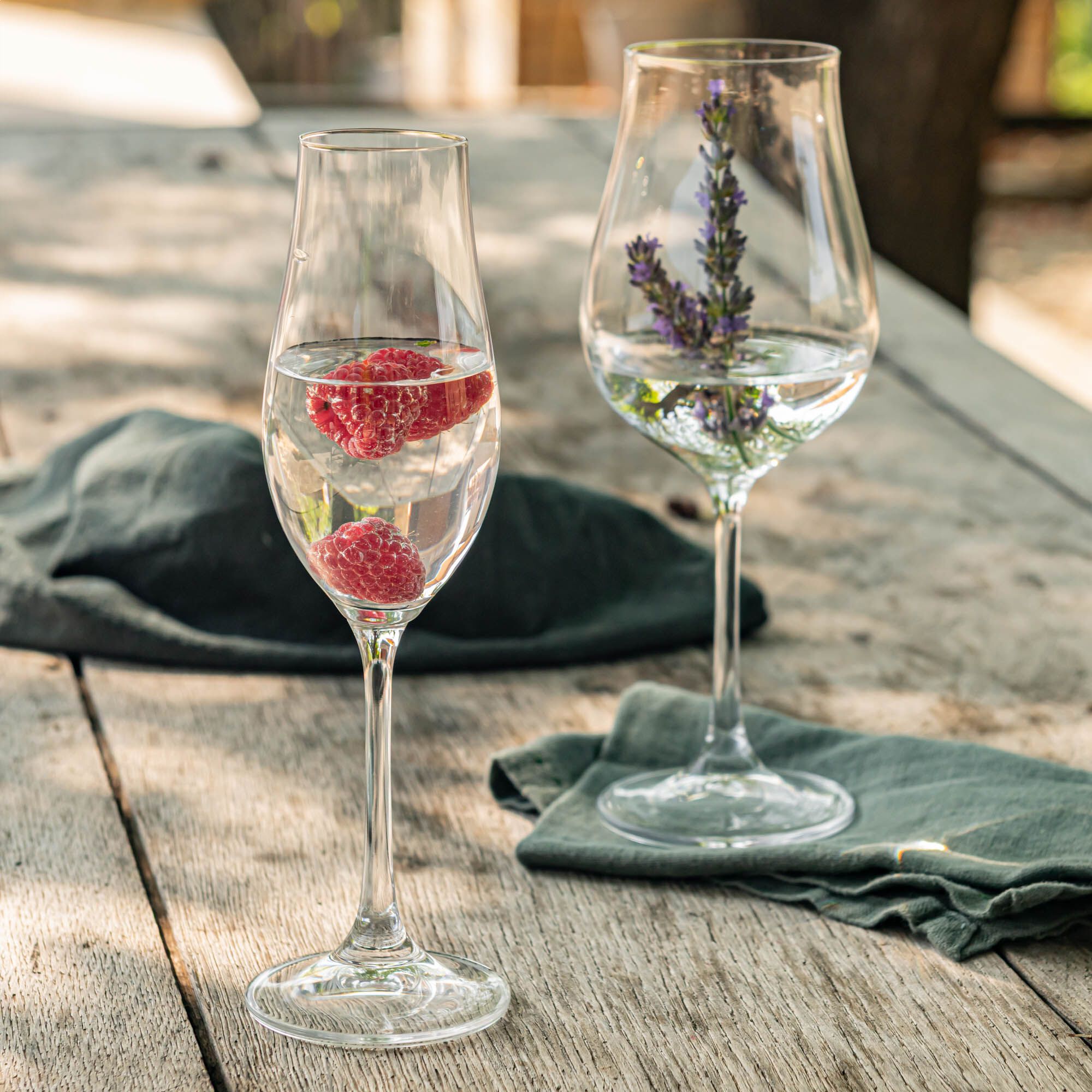 NEO - Verre a pied en verre 25cl - transparent