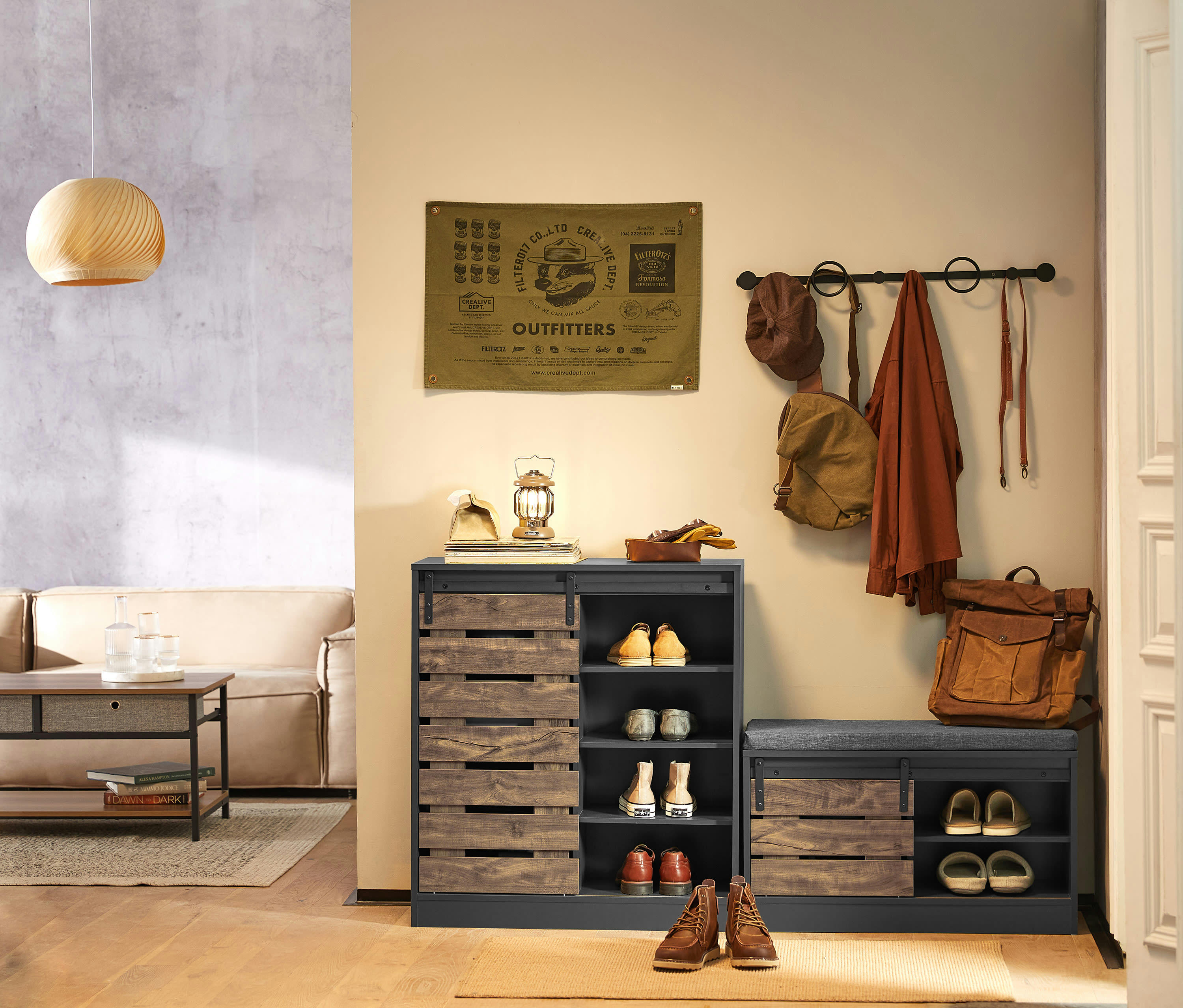 - Banc à chaussures avec porte coulissante effet bois noir
