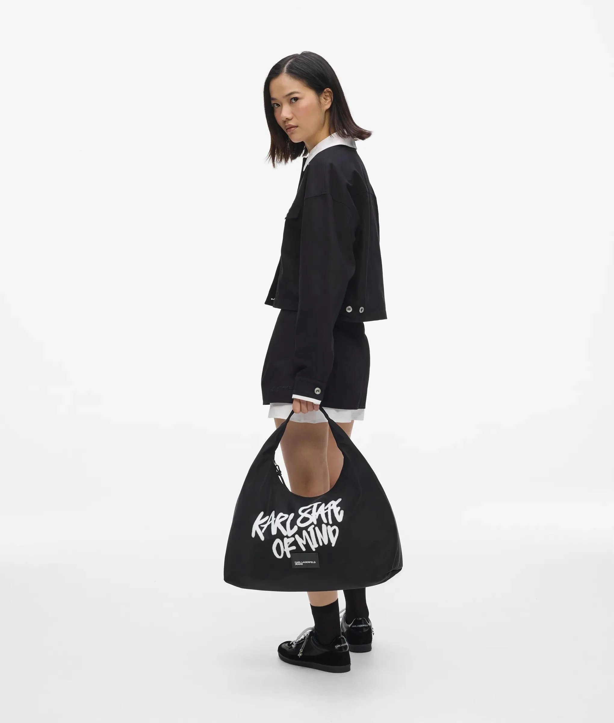 Sac en toile évasé avec citation Karl