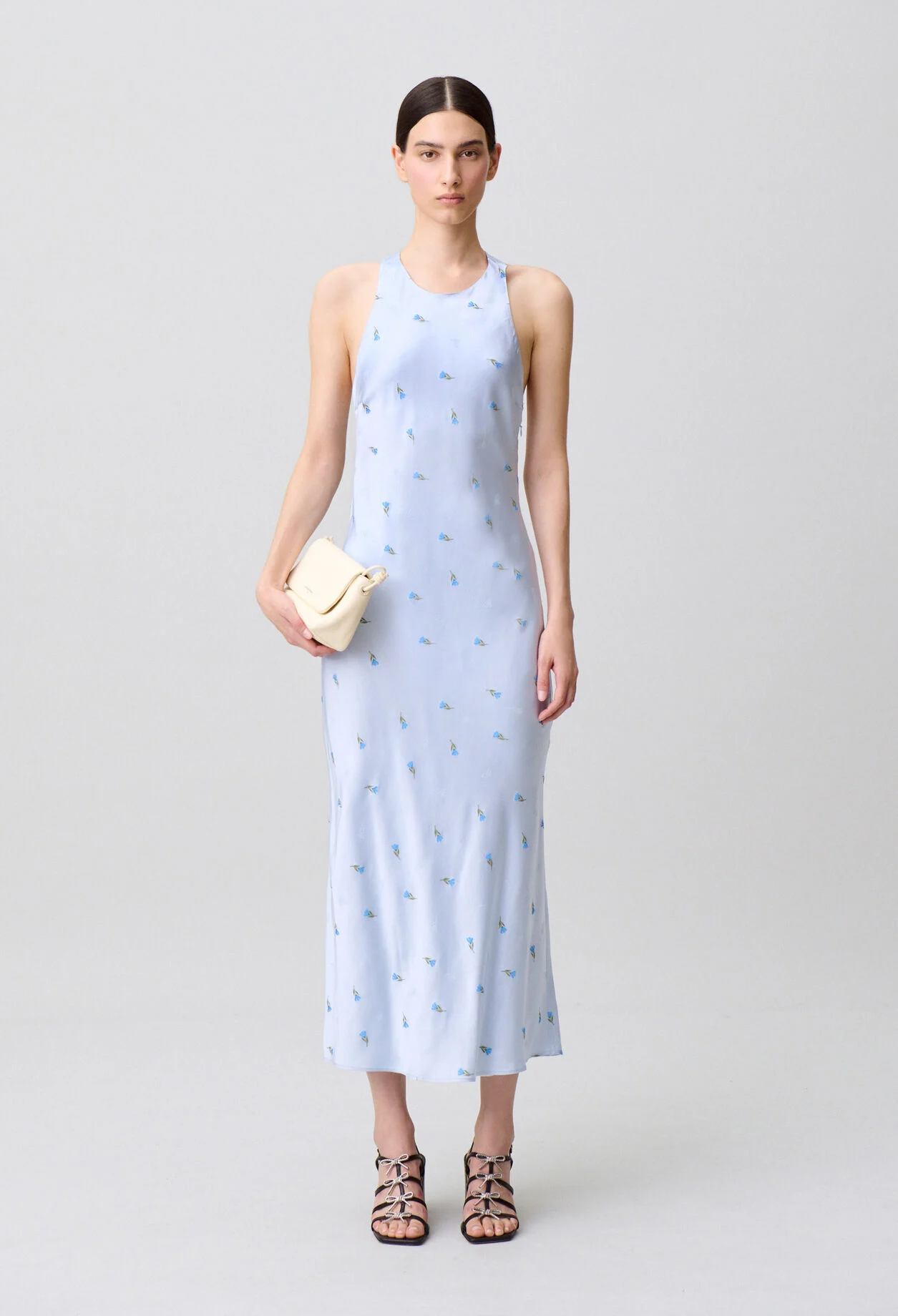 Robe satin dos nu