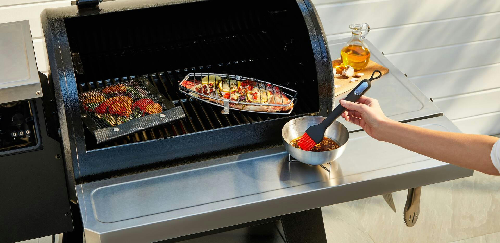 Vida by PADERNO BBQ Basting Bowl with Brush
