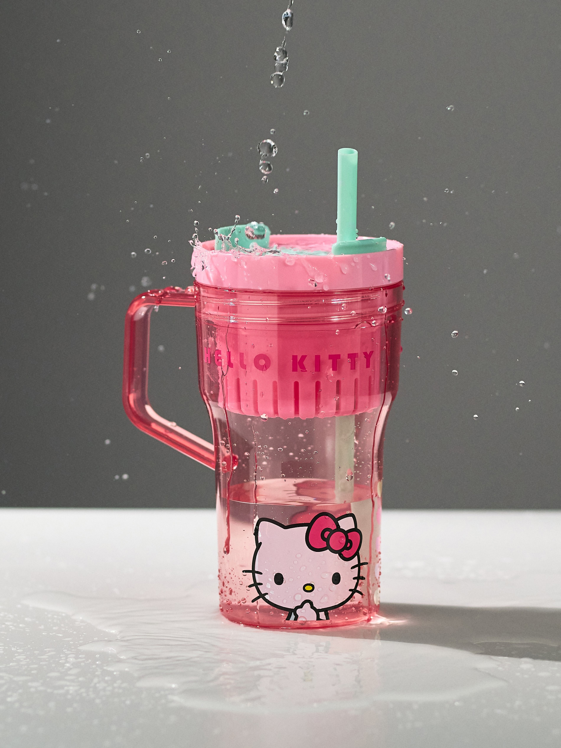 Kubek z uchwtem i słomką Hello Kitty