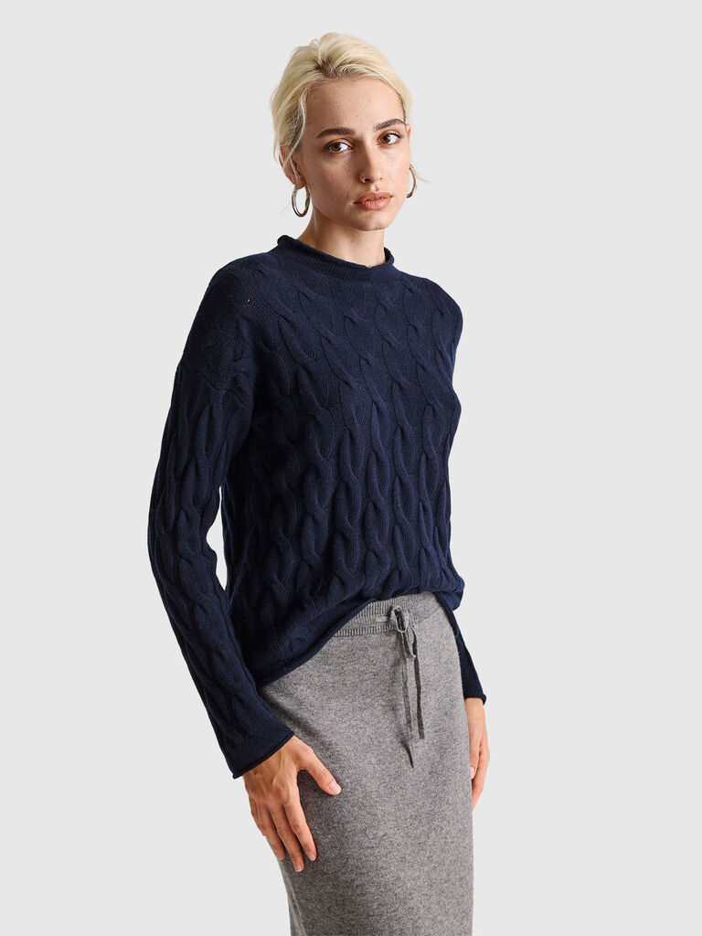 Cashmere blend sweater with cable knit