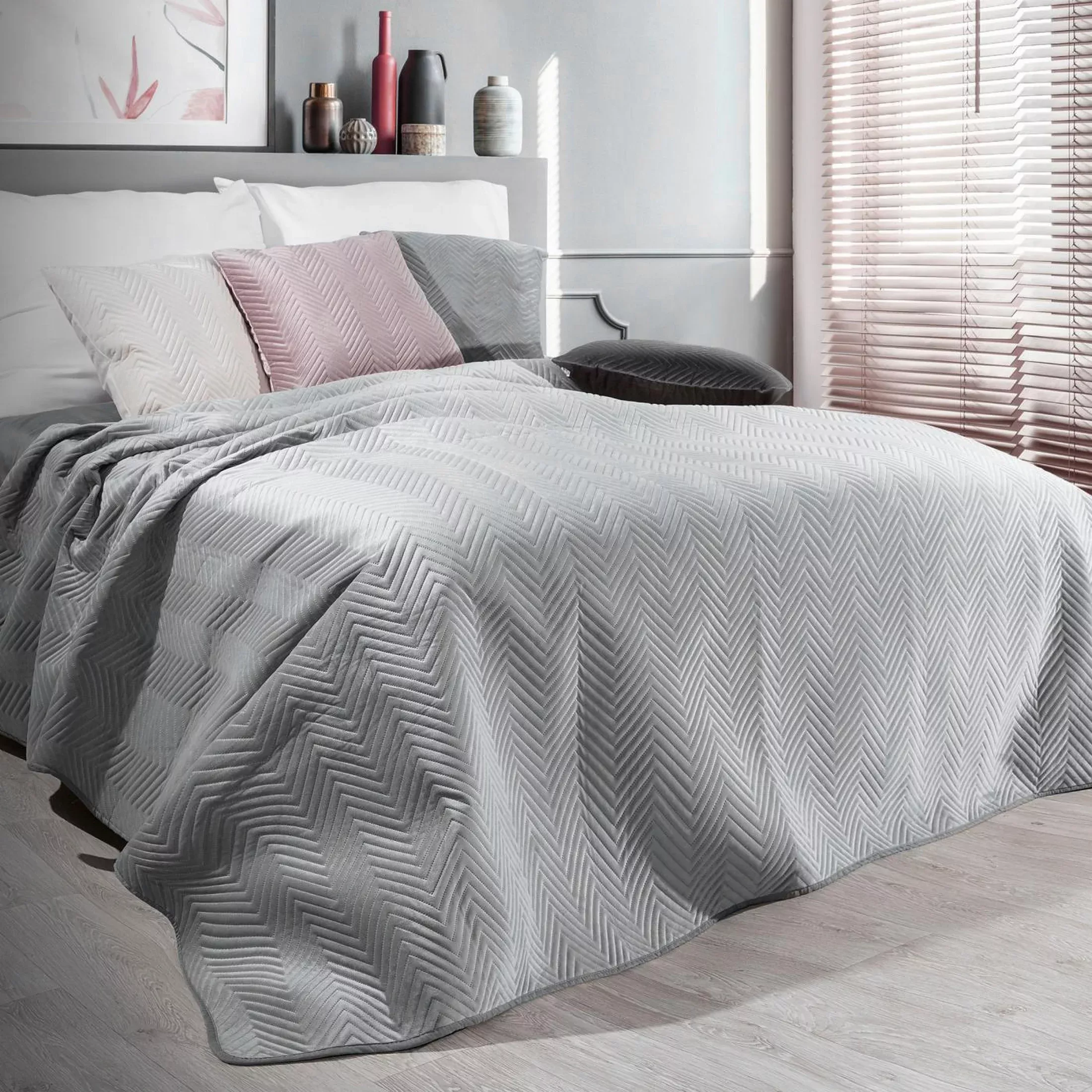 Narzuta welwetowa srebrna 230x260 cm pikowana w jodełkę metodą hot press SOFIA Eurofirany Premium