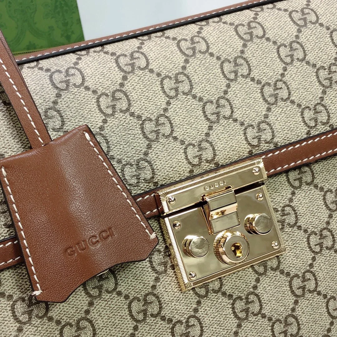 Gucci Padlock medium top handle bag (7A regular version)