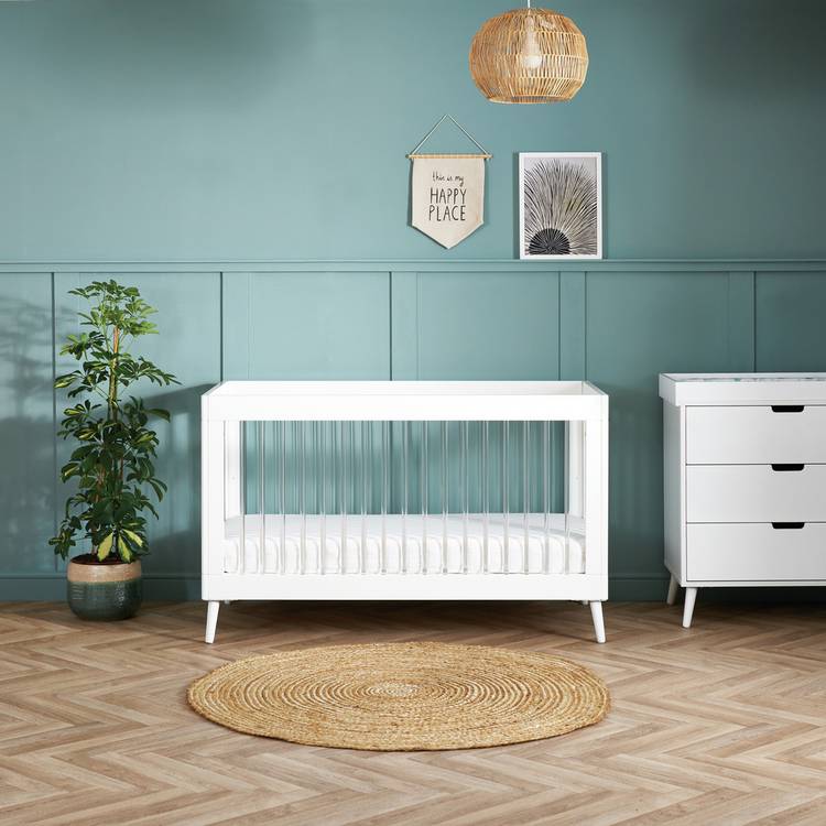 Obaby?Maya Cot Bed - White with Acrylic