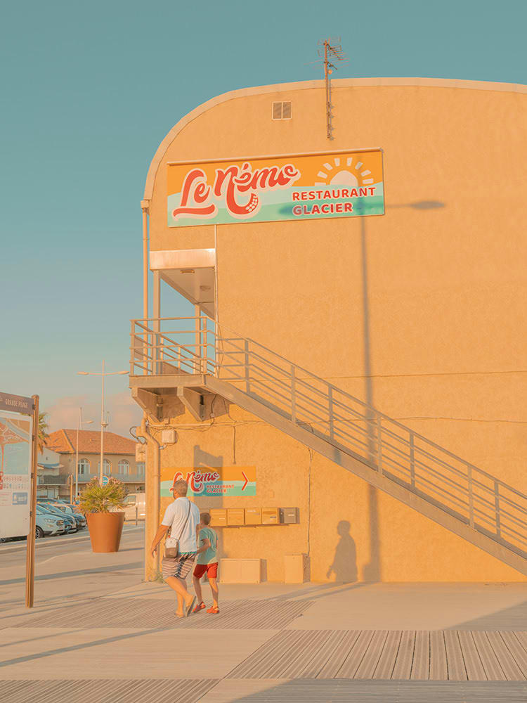 MARCHE ESTIVALE - Photographie d'art de Laura Sanchez 30x40 cm sur alu