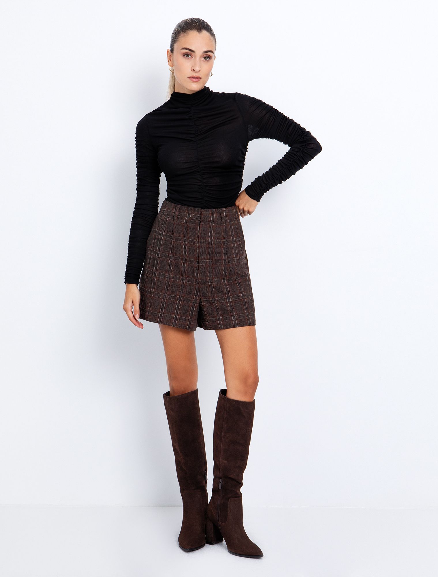 Ντραπέ τοπ με σούρα