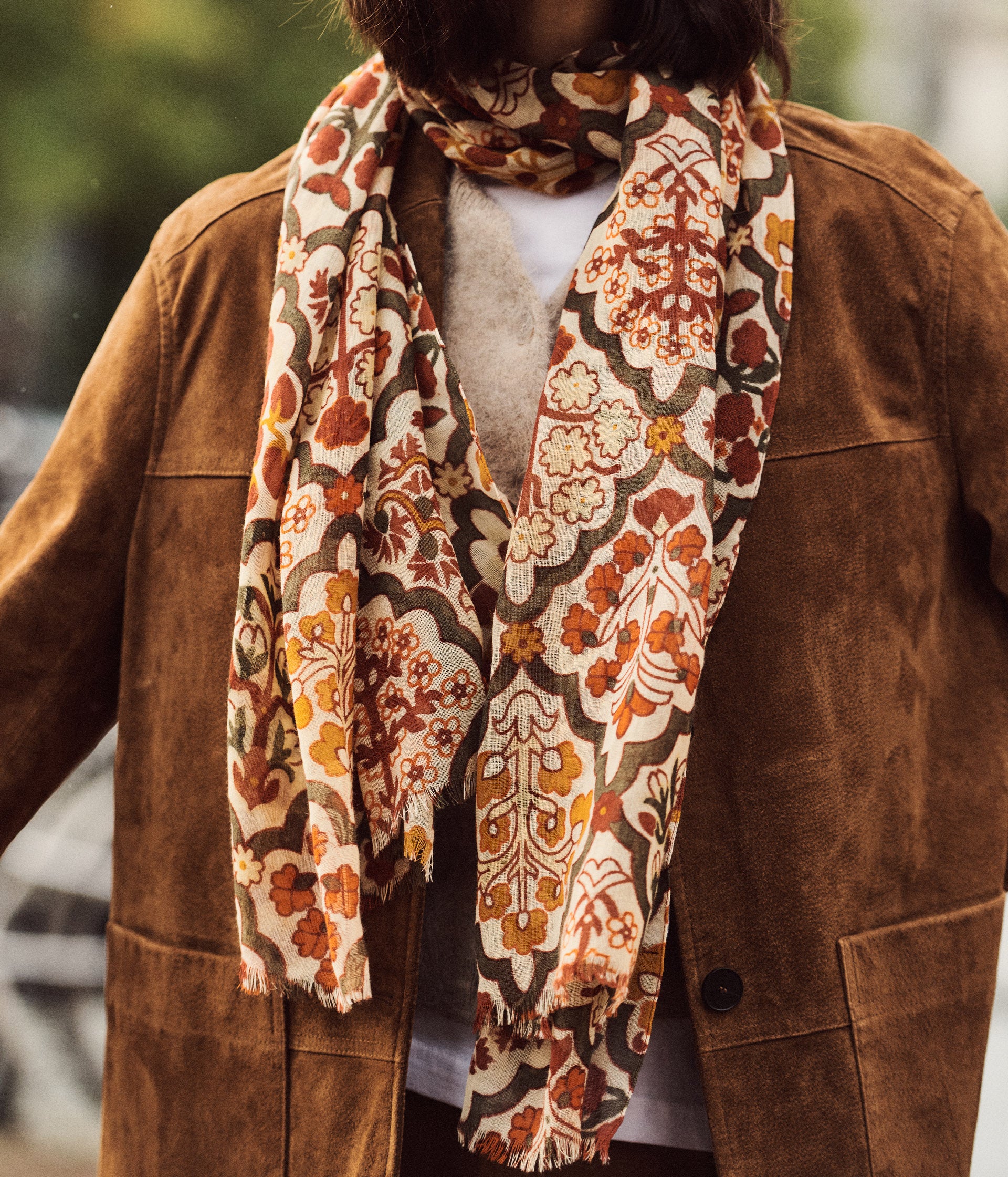 Foulard à fleurs beige Zuma
