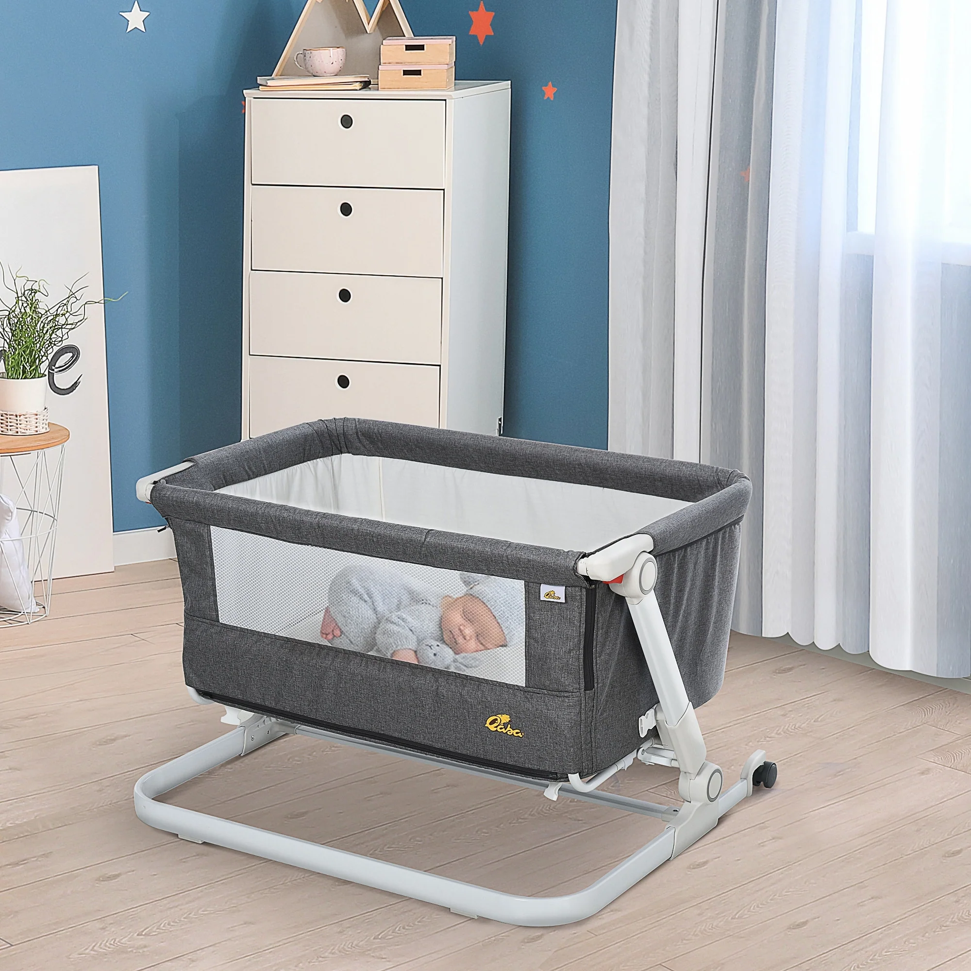 Qaba Bassinet Baby Folding and Adjustable Baby Crib for 0-5 Months with Easy Moving Wheels & 5 Height Levels