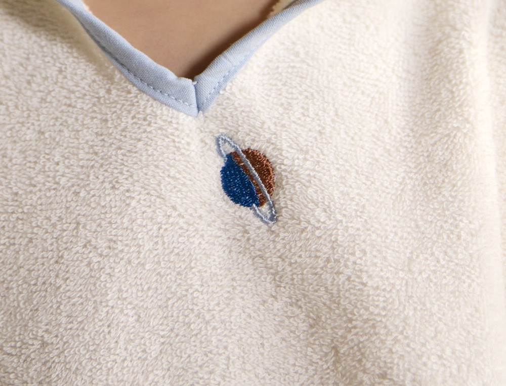 PonchoVoyage dans l’espace