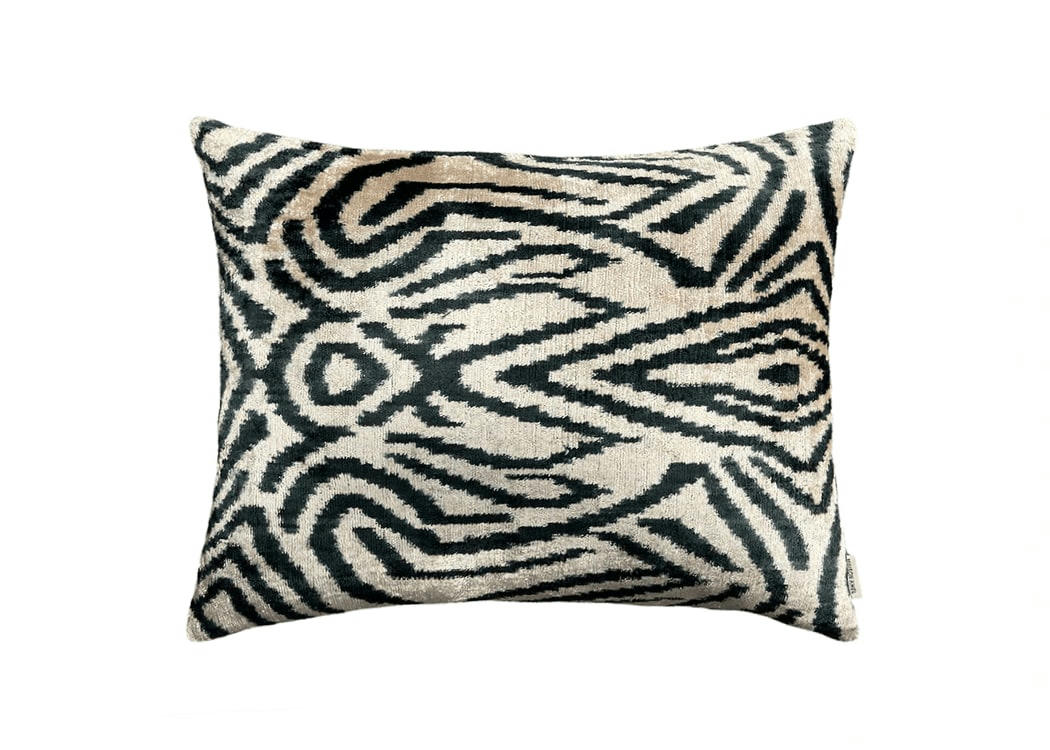 - Housse de coussin velours soie ikat  40x50 noir